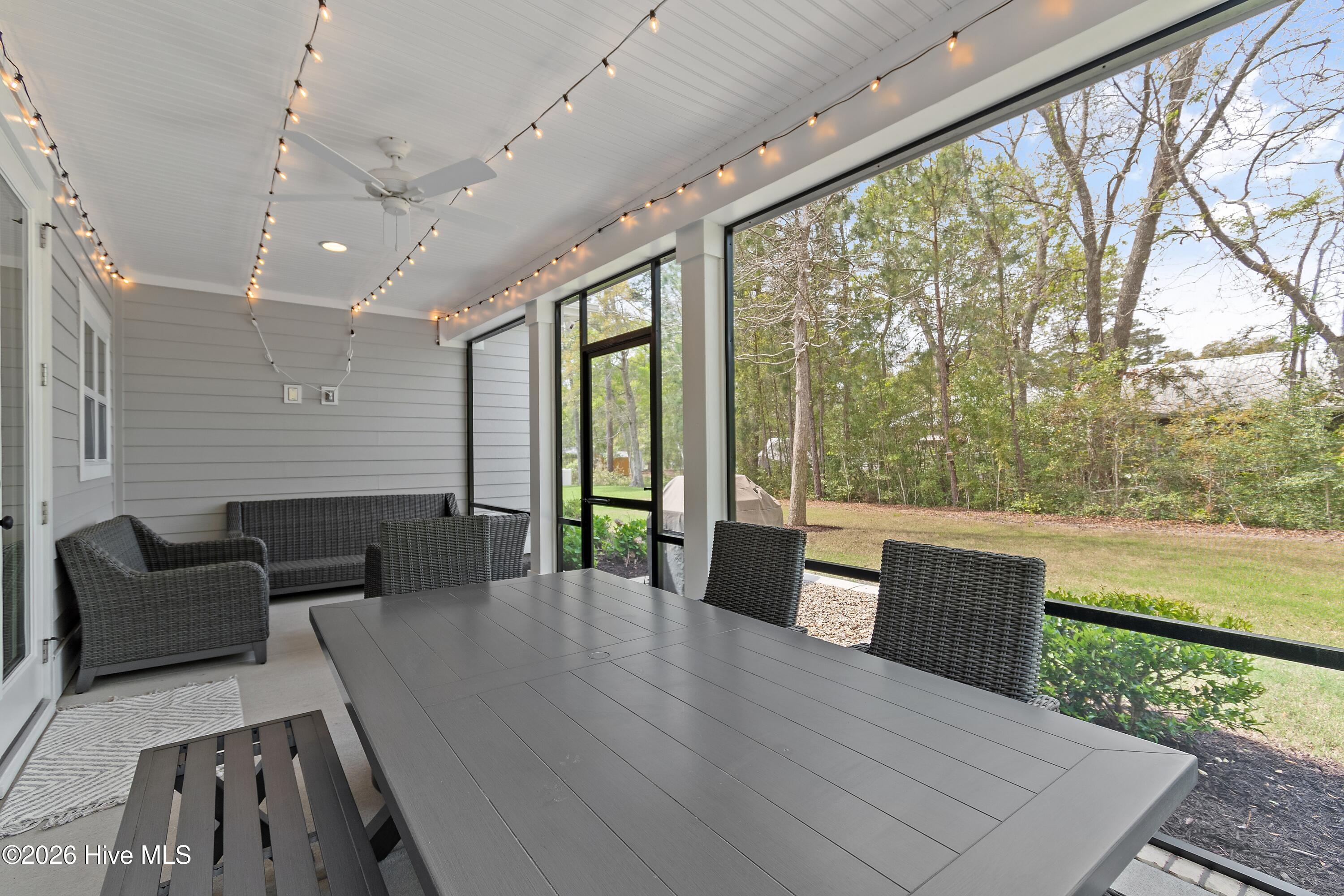 100565017 | Photo 27