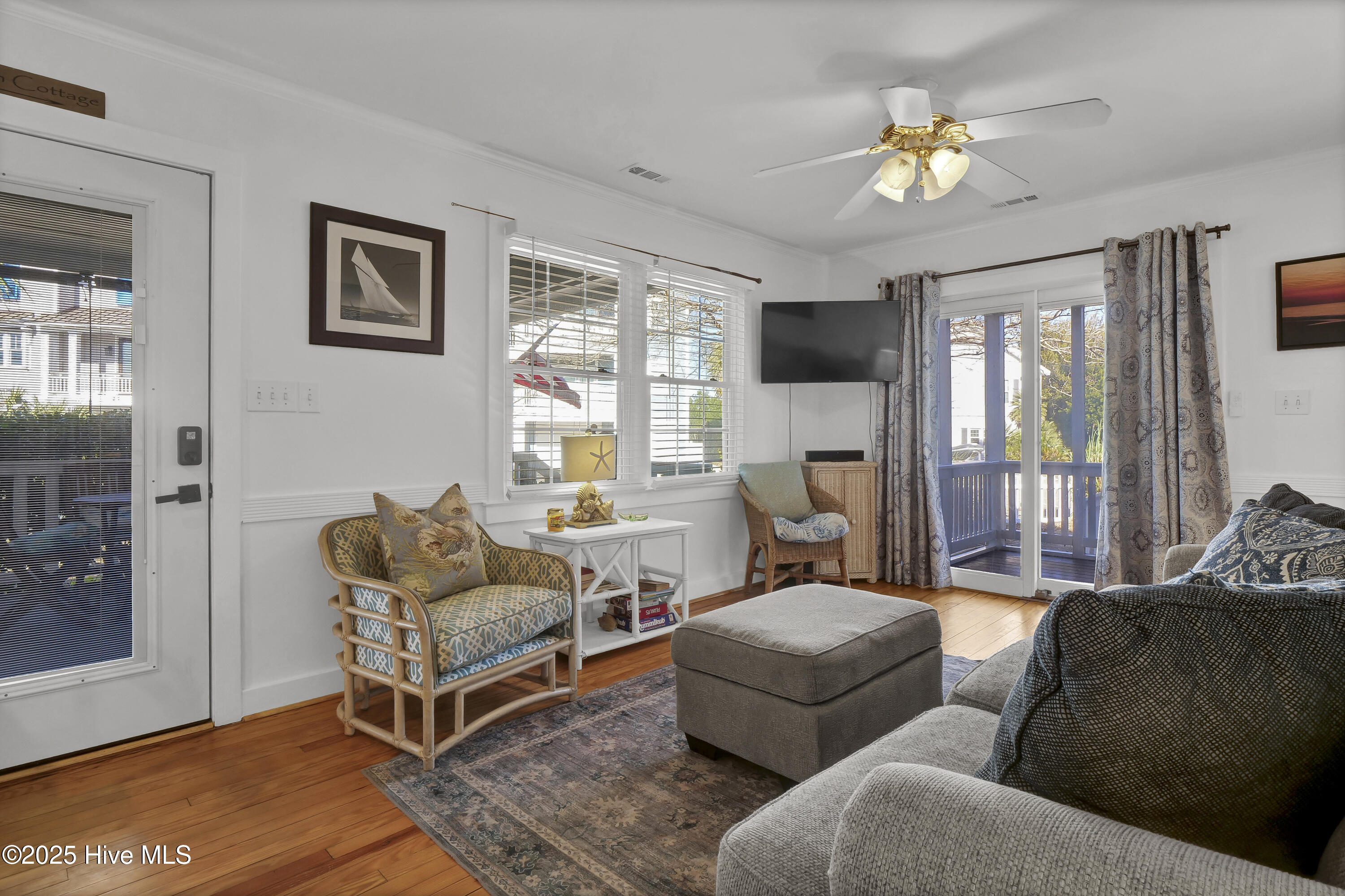 100537490 | Photo 10