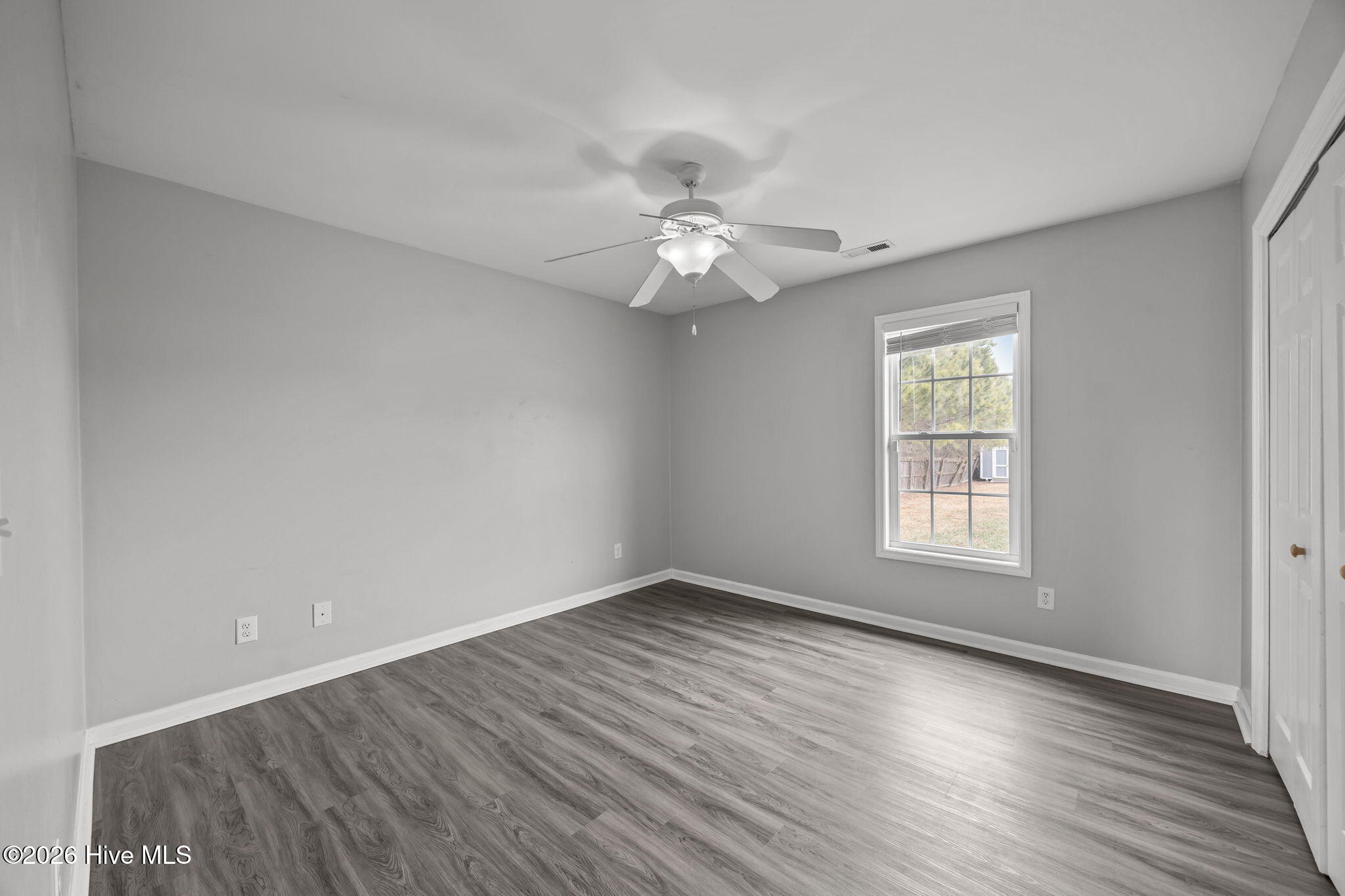 100555278 | Photo 12