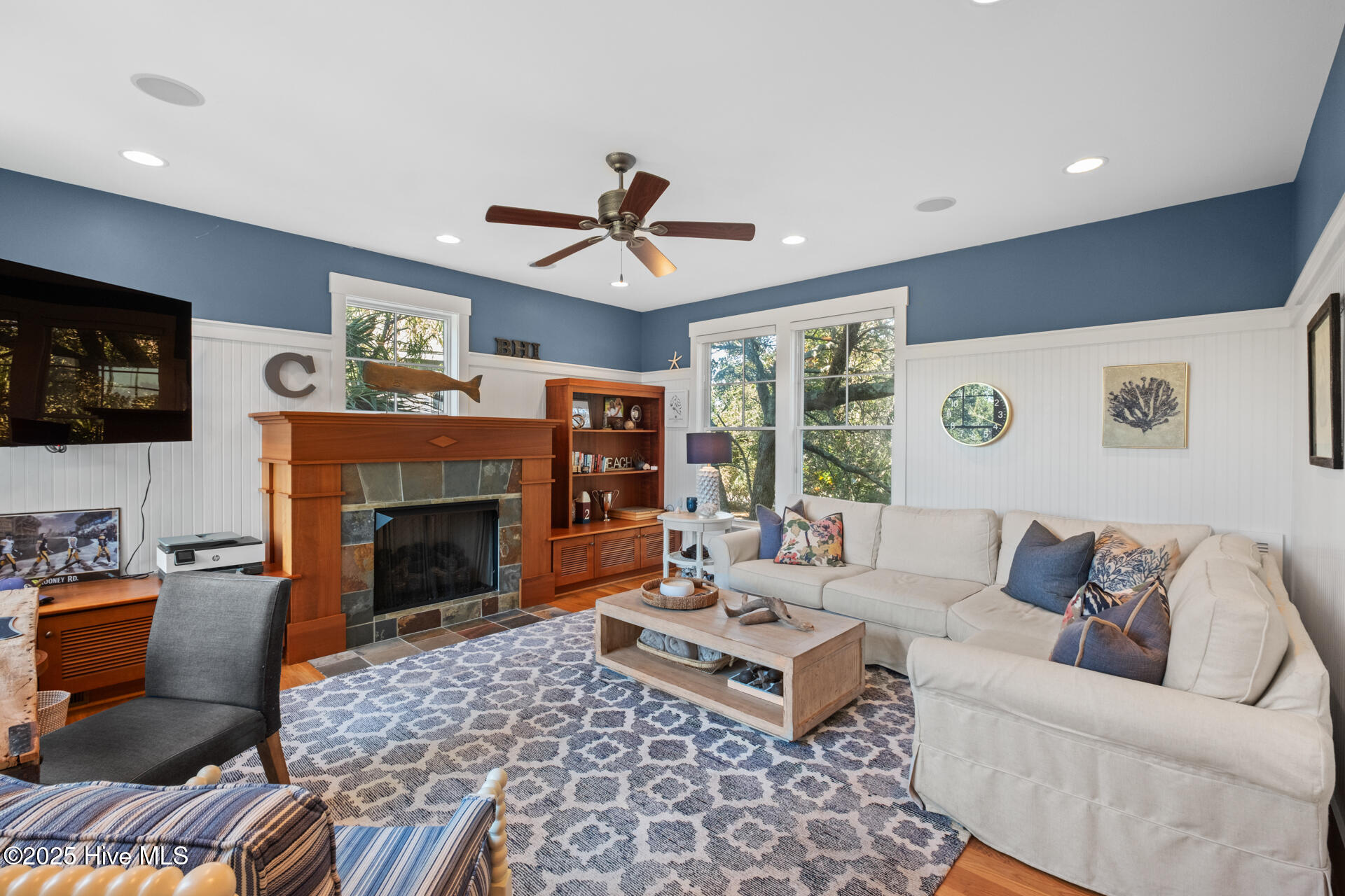 100540295 | Photo 33