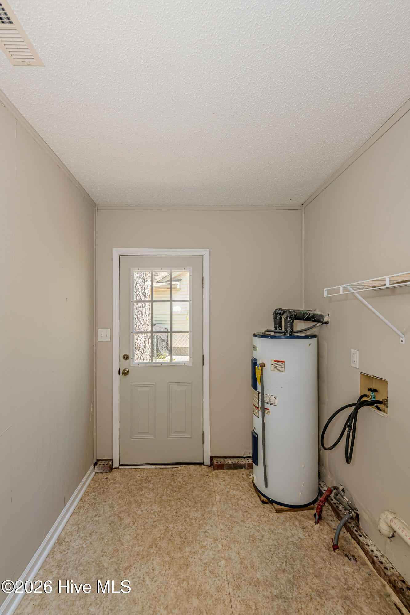 100568106 | Photo 29