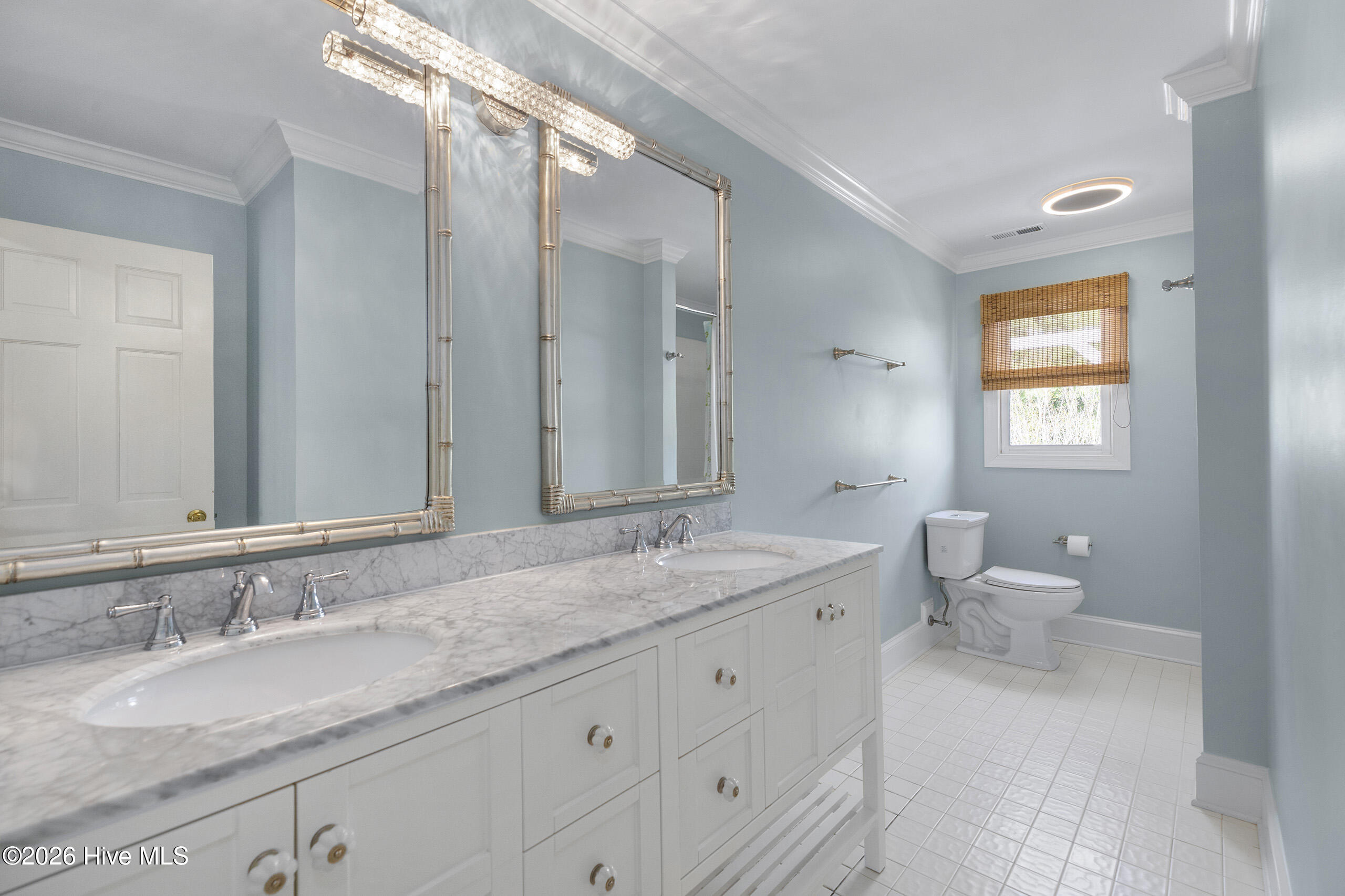 100566795 | Photo 30