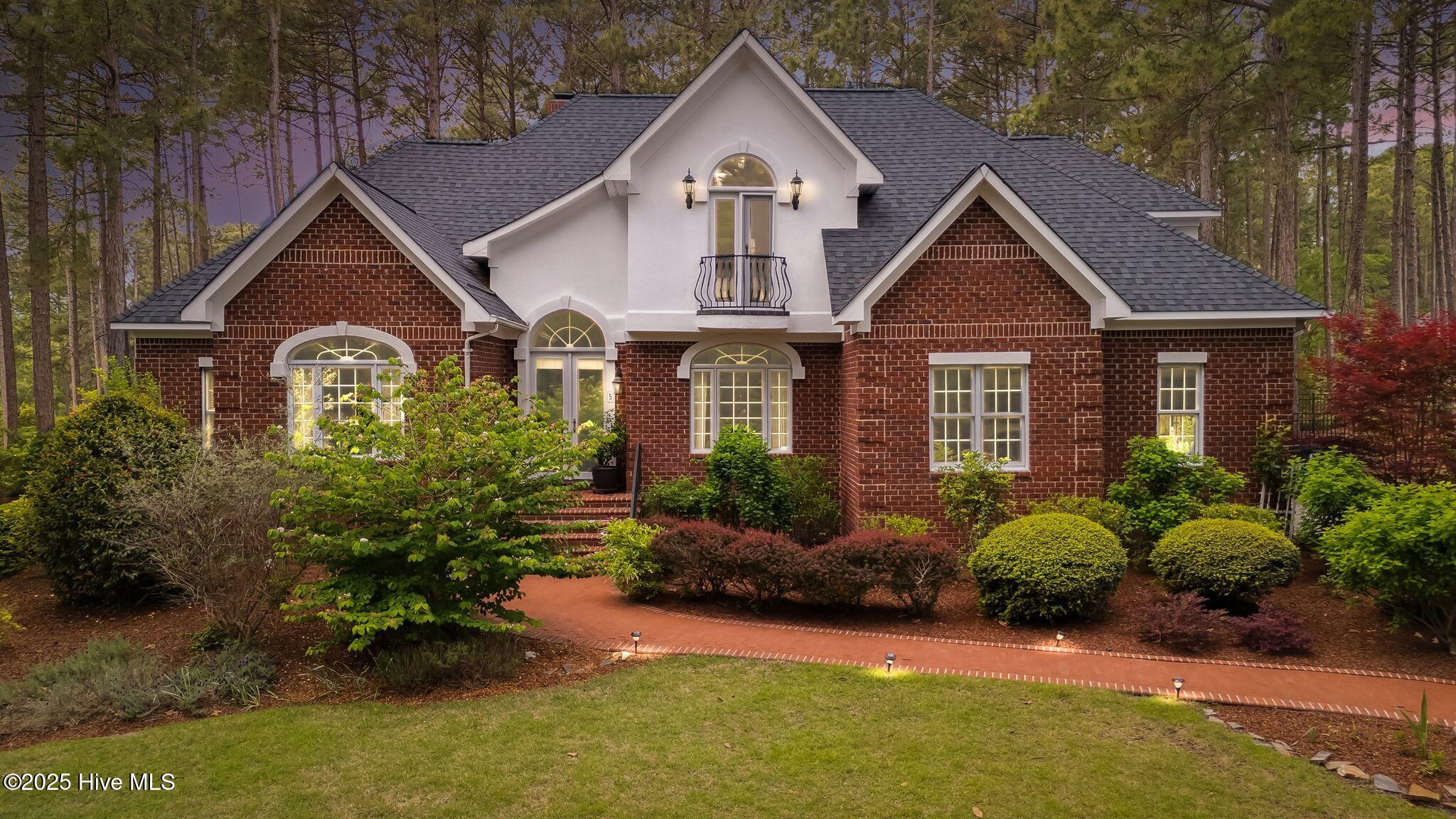 5 Wake Forest Court