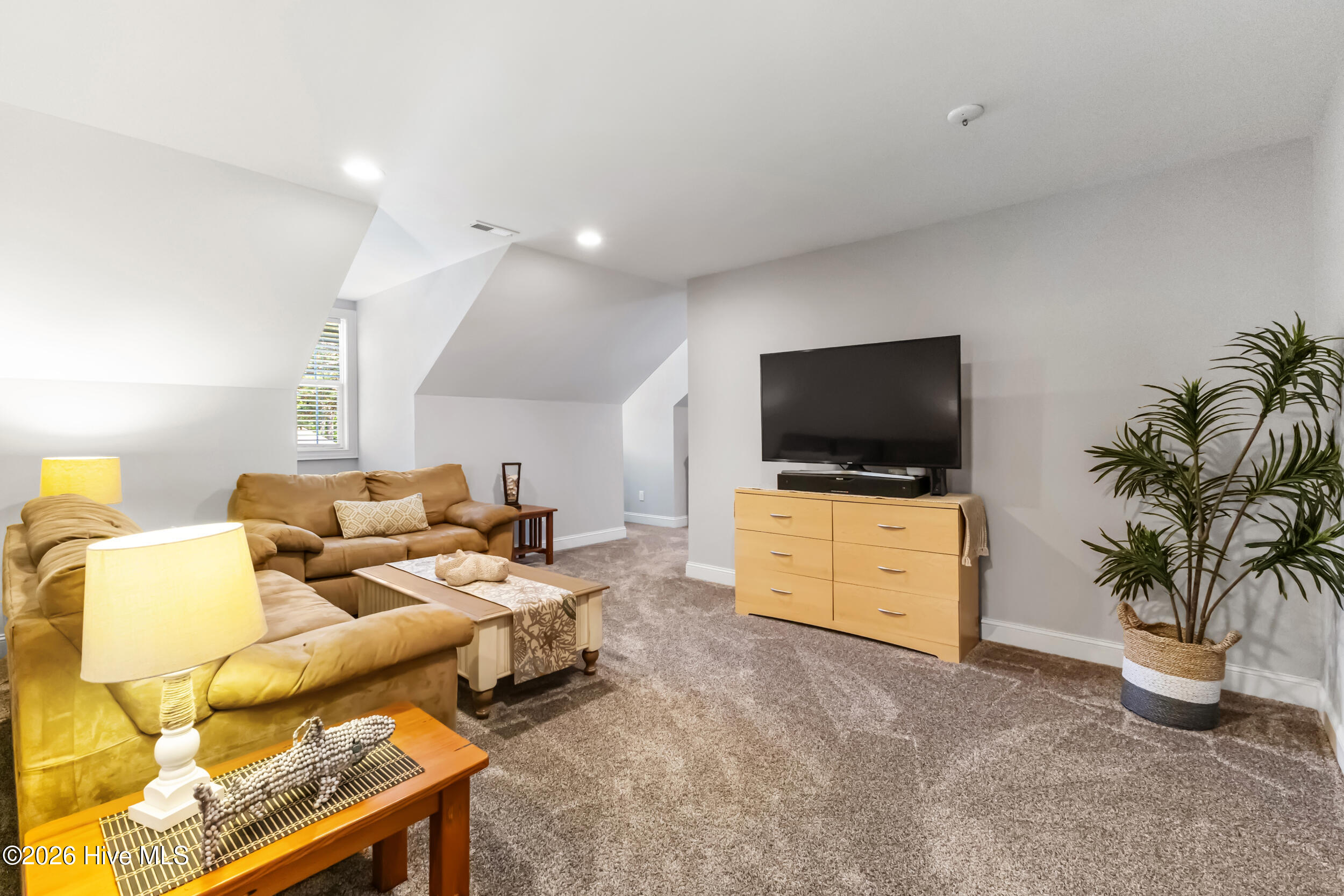 100569489 | Photo 37