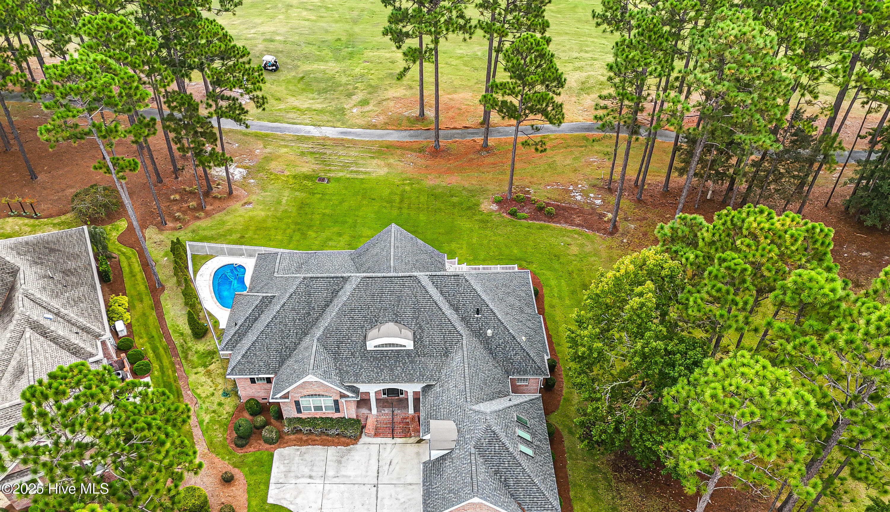 100530810 | Photo 57