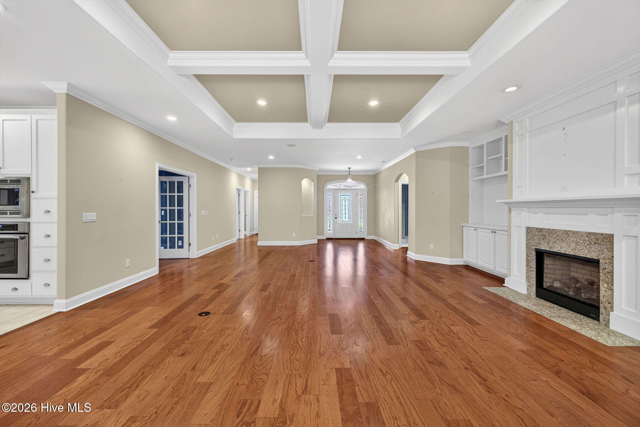 100566278 | Photo 10