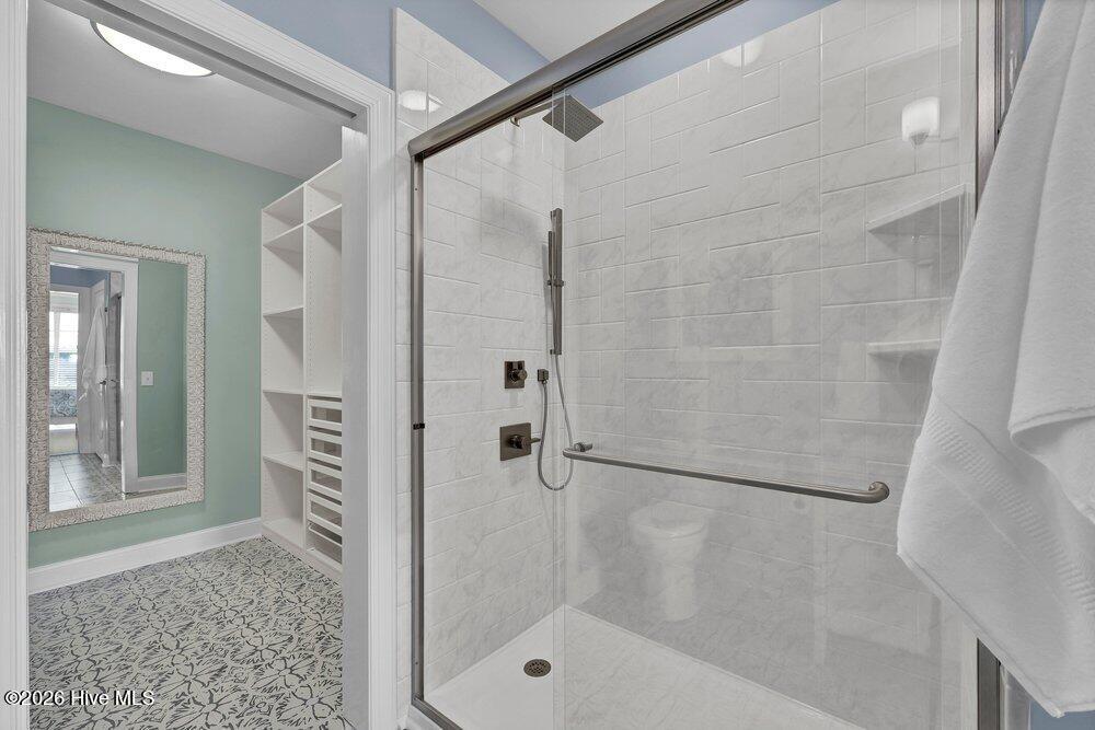 100570367 | Photo 17