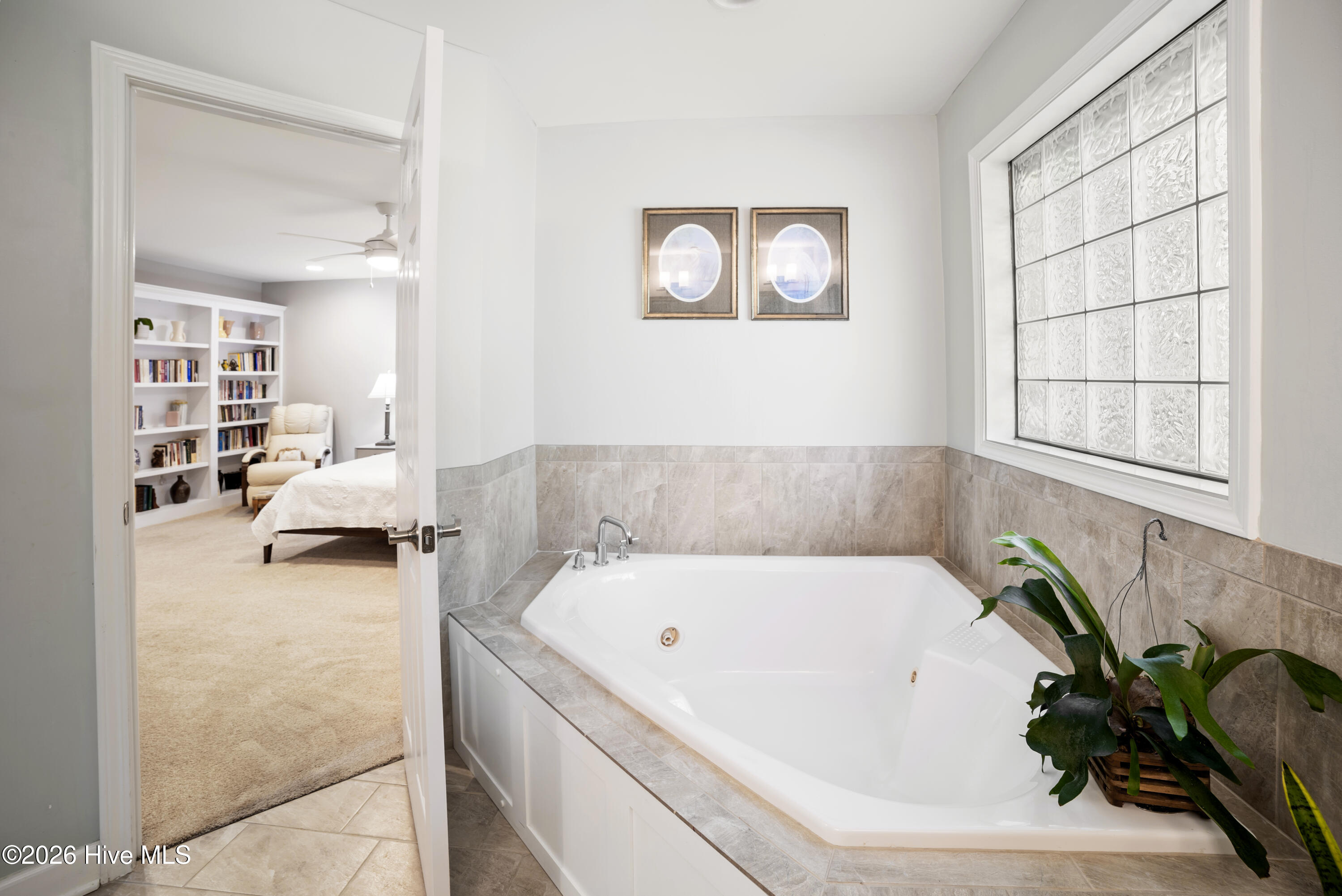 100567457 | Photo 13