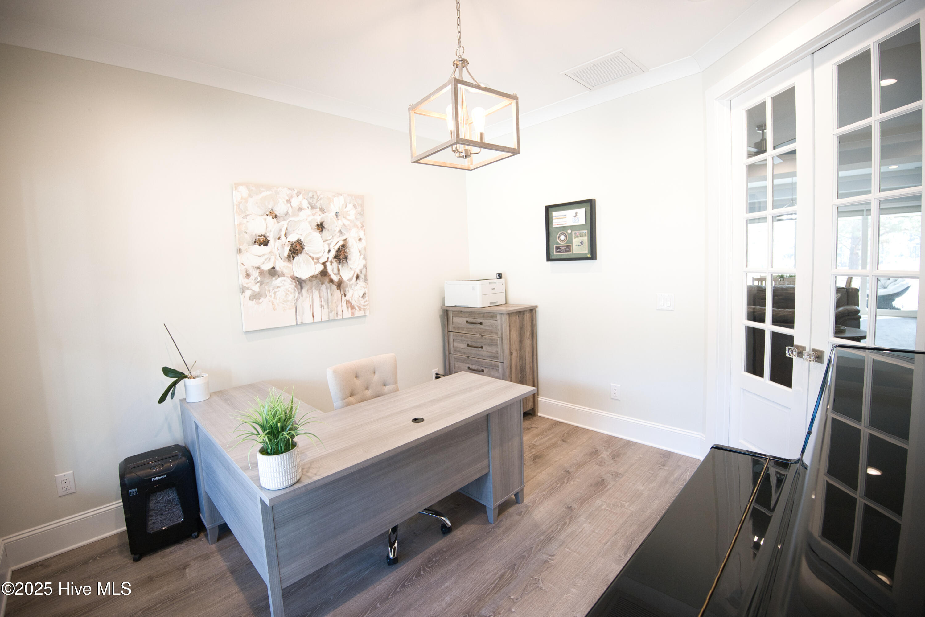 100546521 | Photo 55