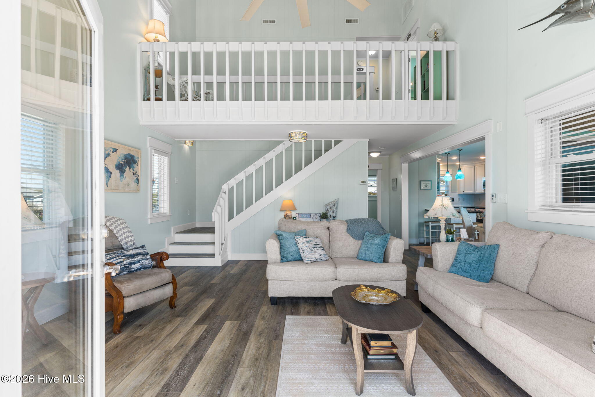 100556597 | Photo 16