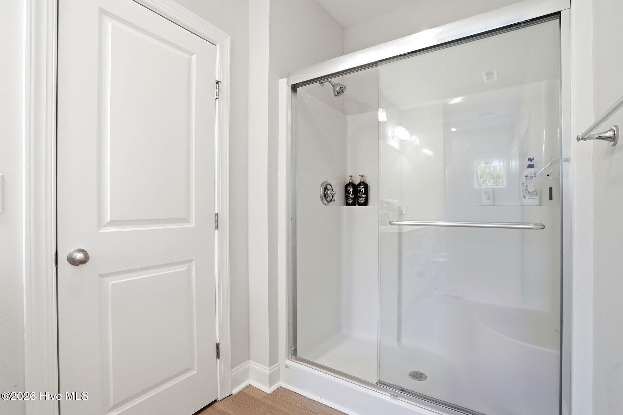 100561964 | Photo 23