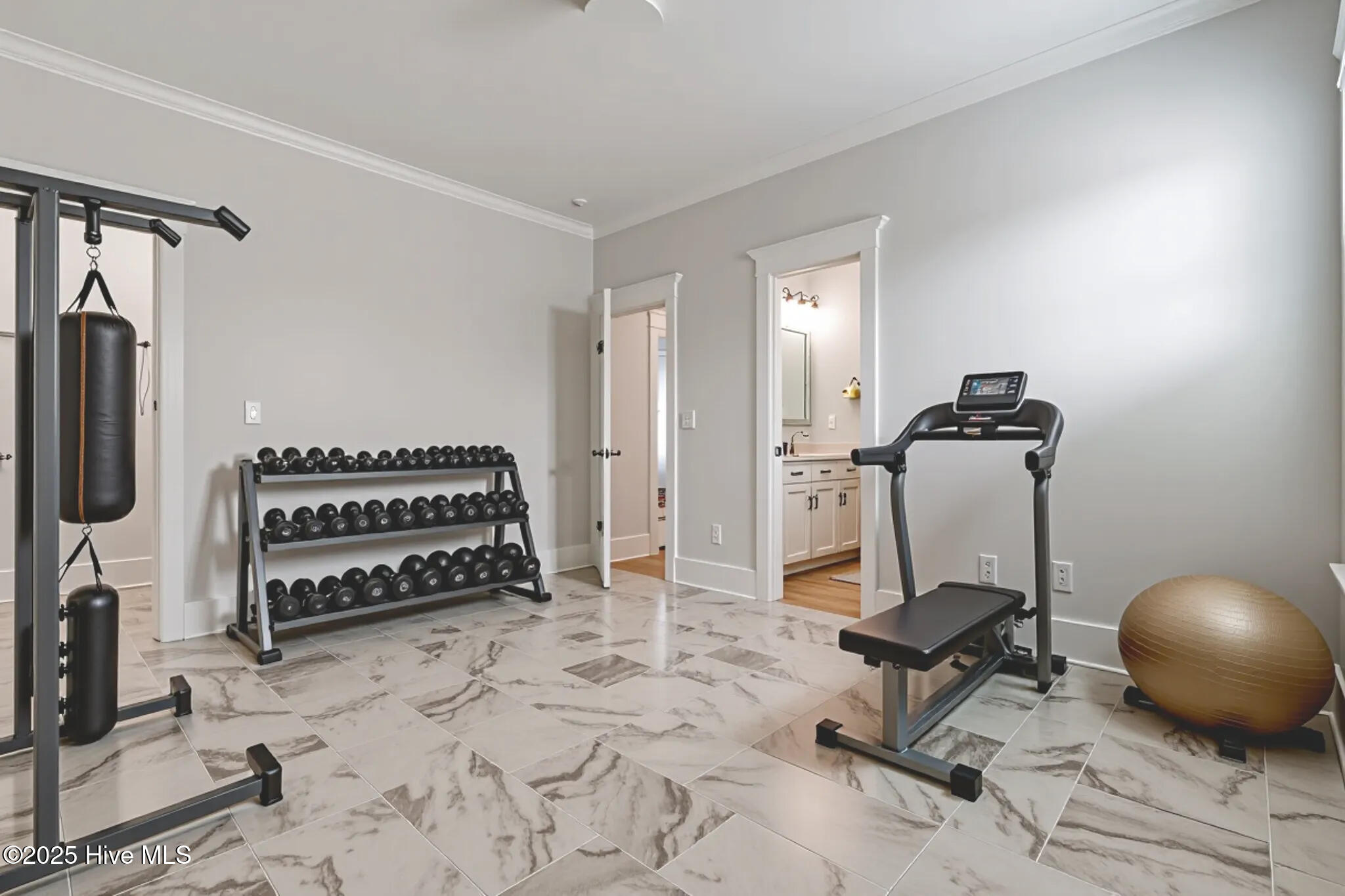 100523892 | Photo 57