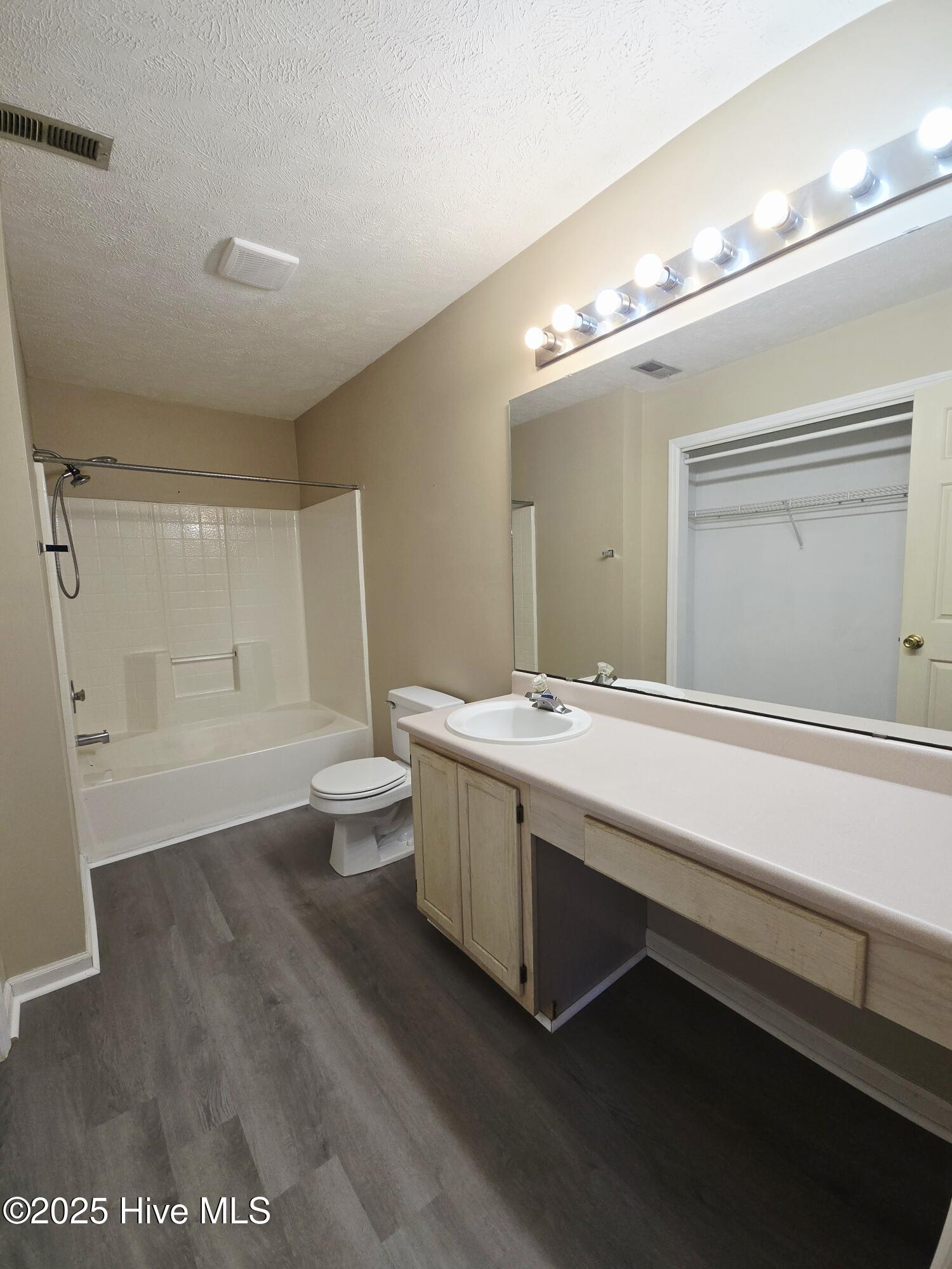 100539511 | Photo 18