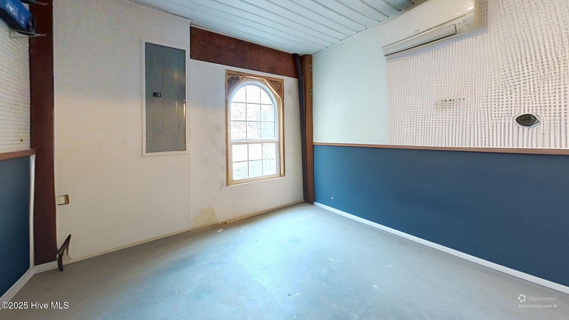 100546828 | Photo 15