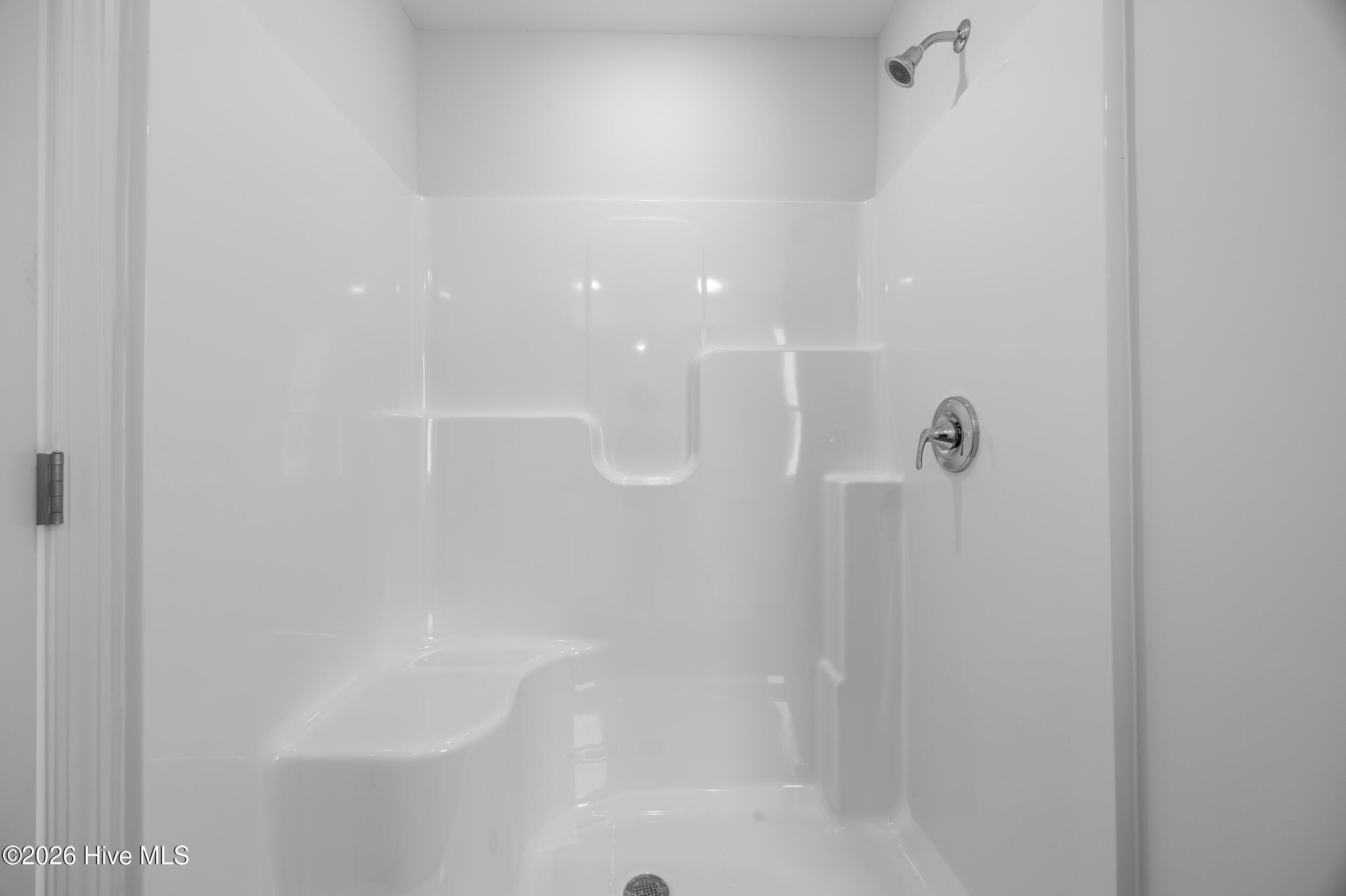 100570038 | Photo 17