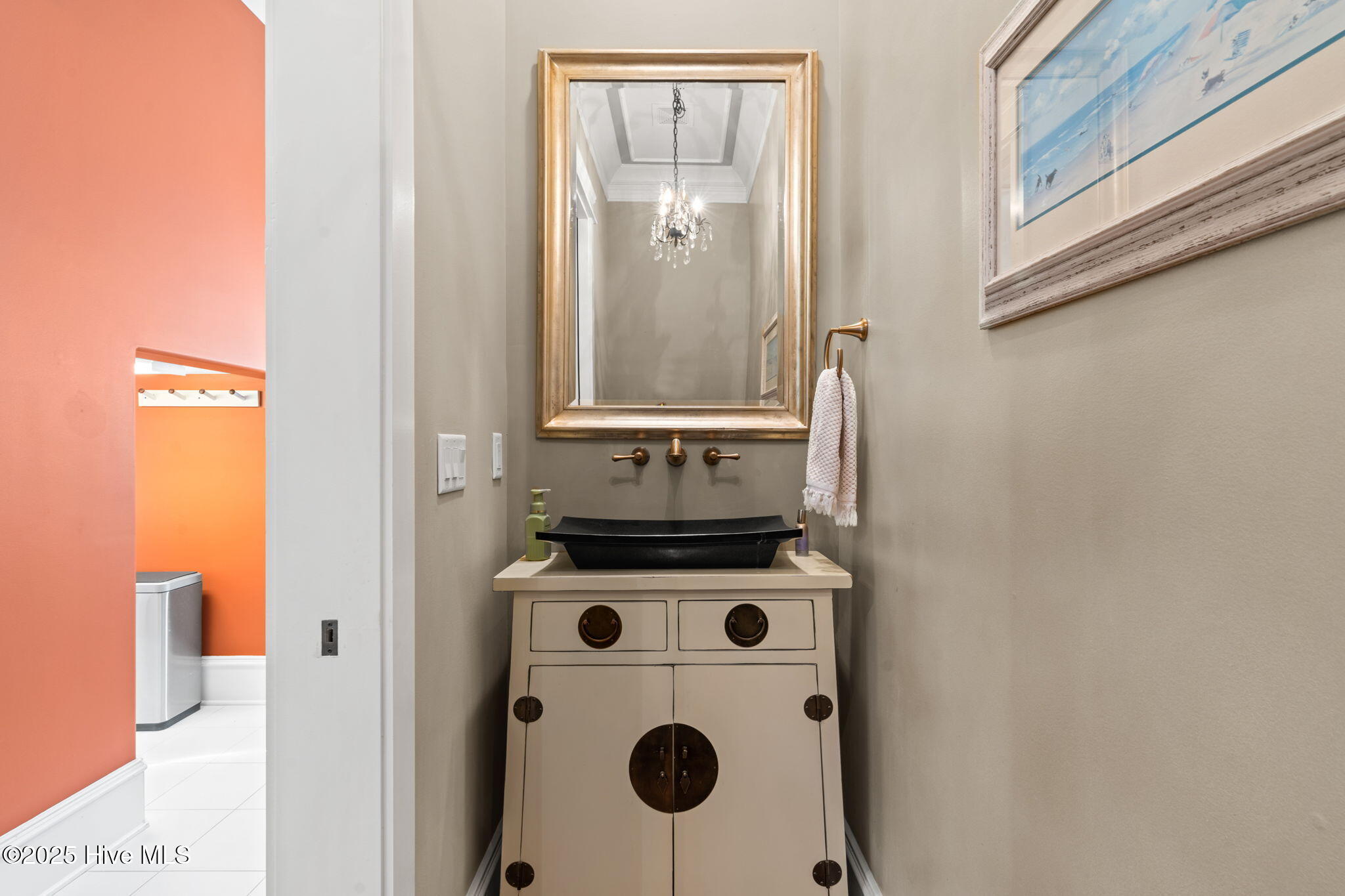 100540302 | Photo 47