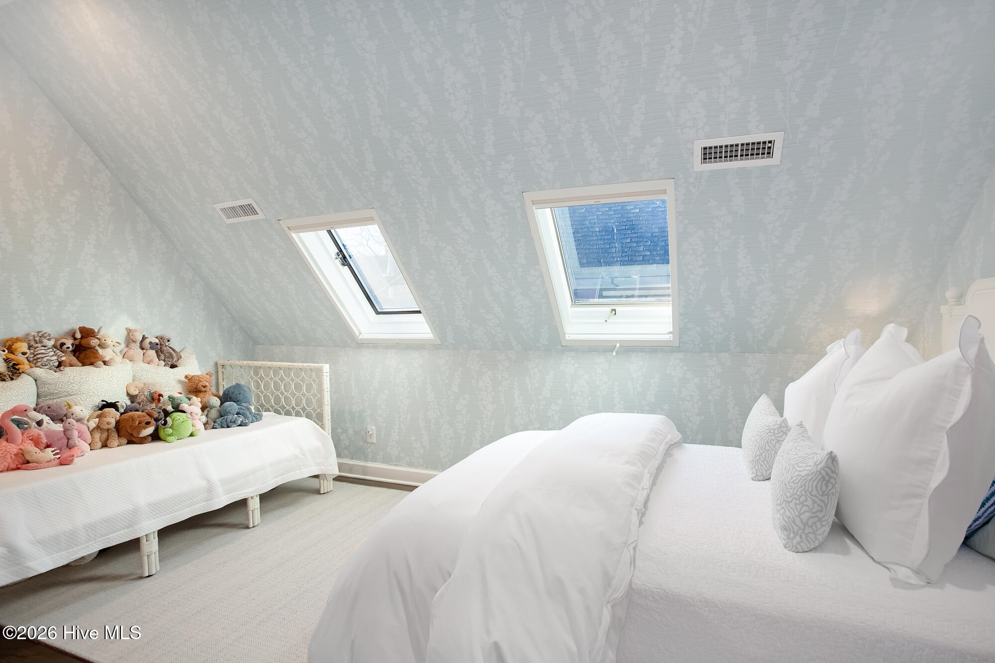 100552685 | Photo 28