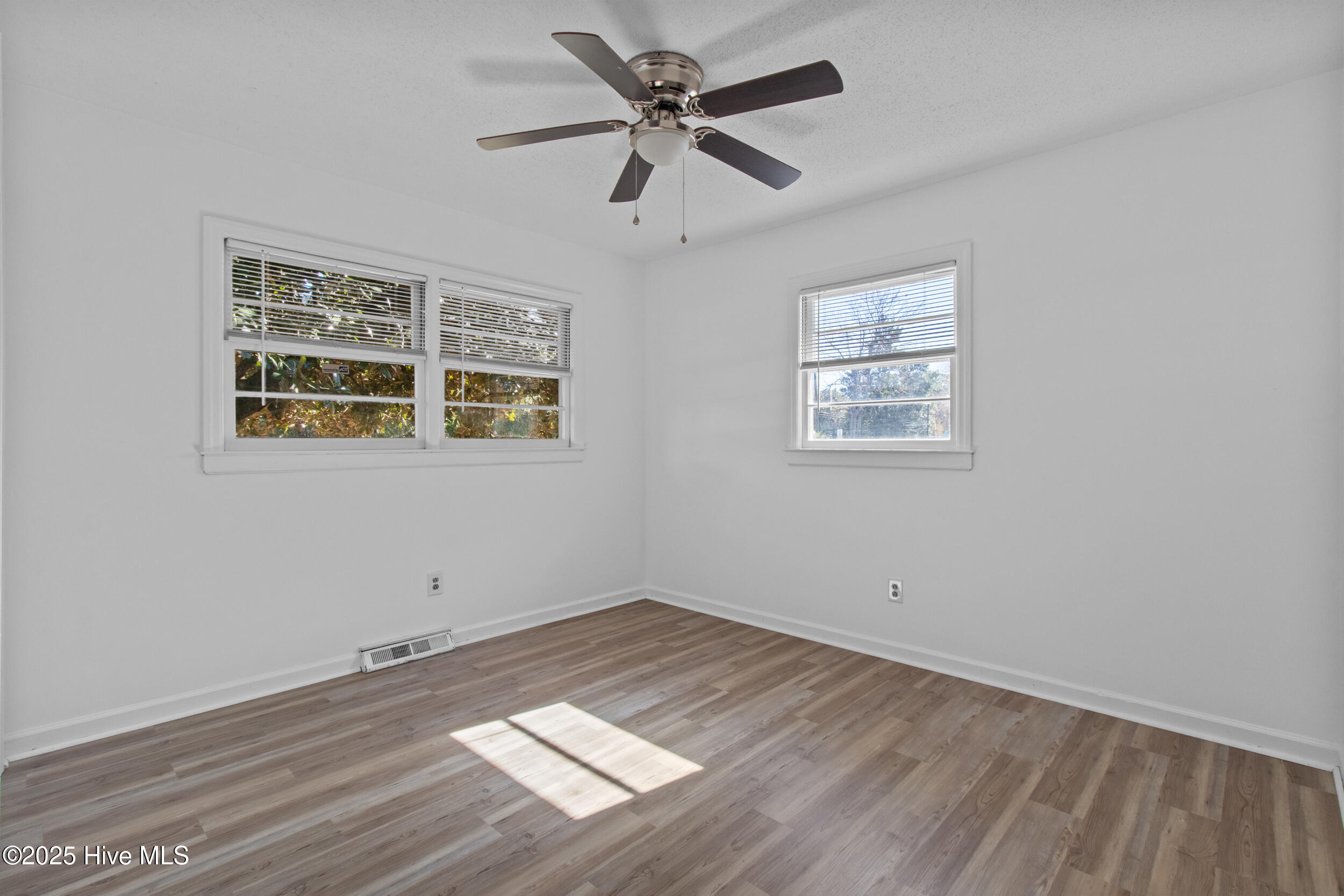 100541080 | Photo 17