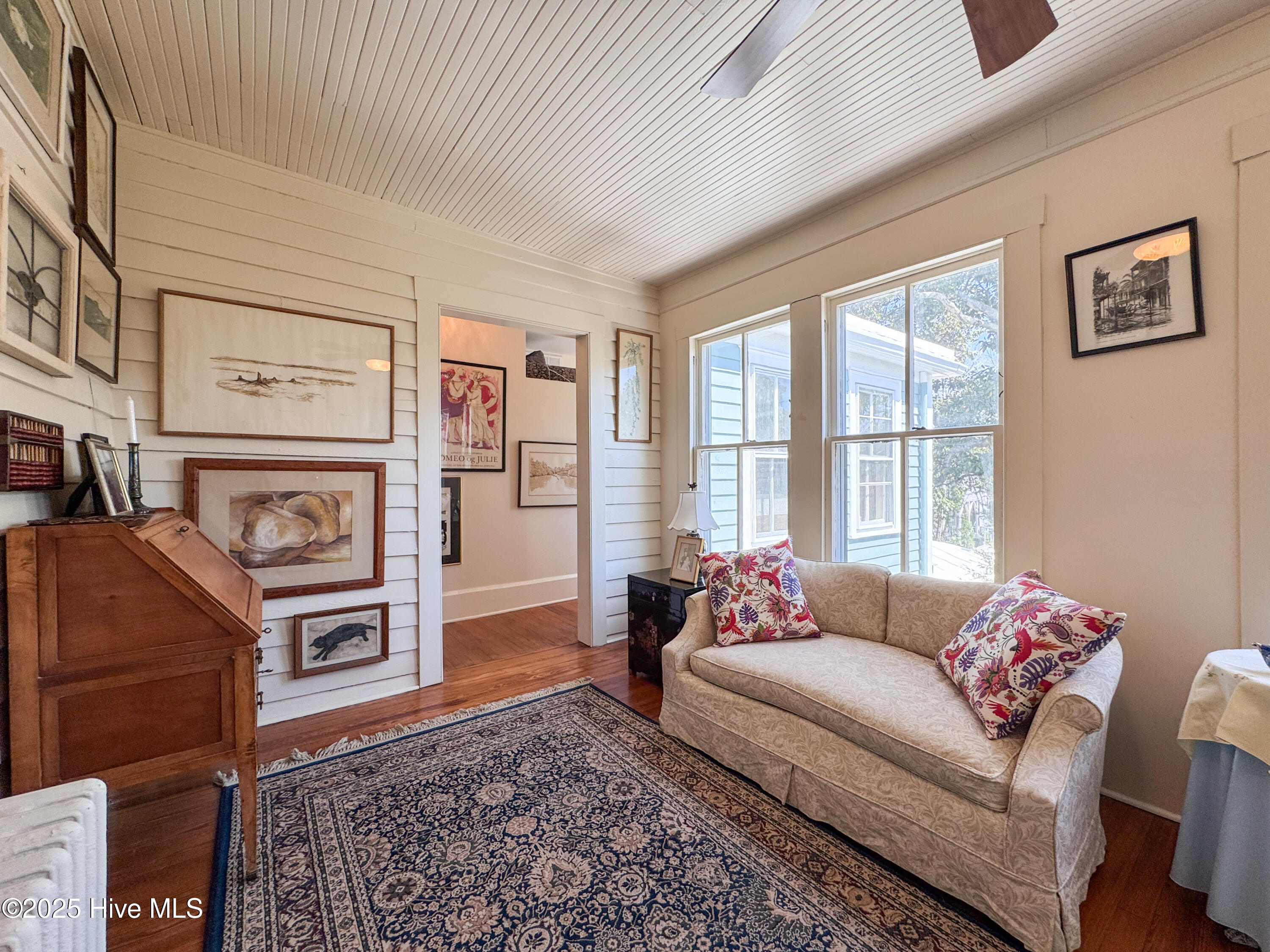 100501936 | Photo 76