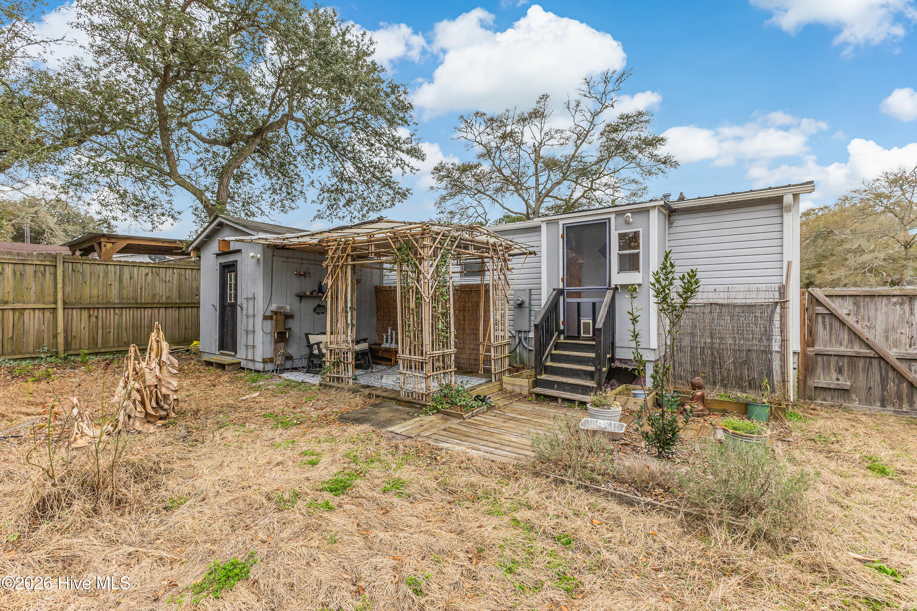 100557836 | Photo 25