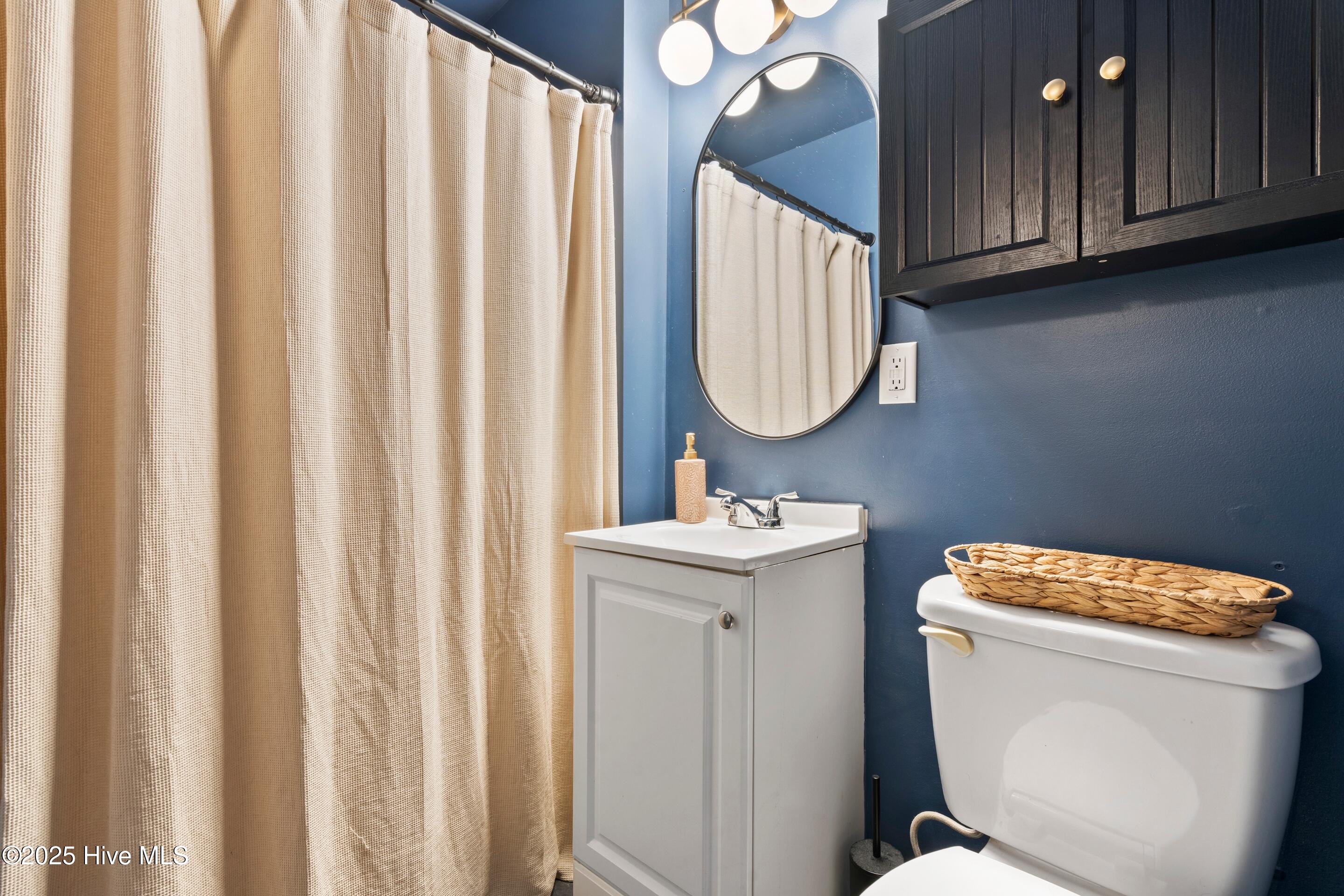 100546242 | Photo 16