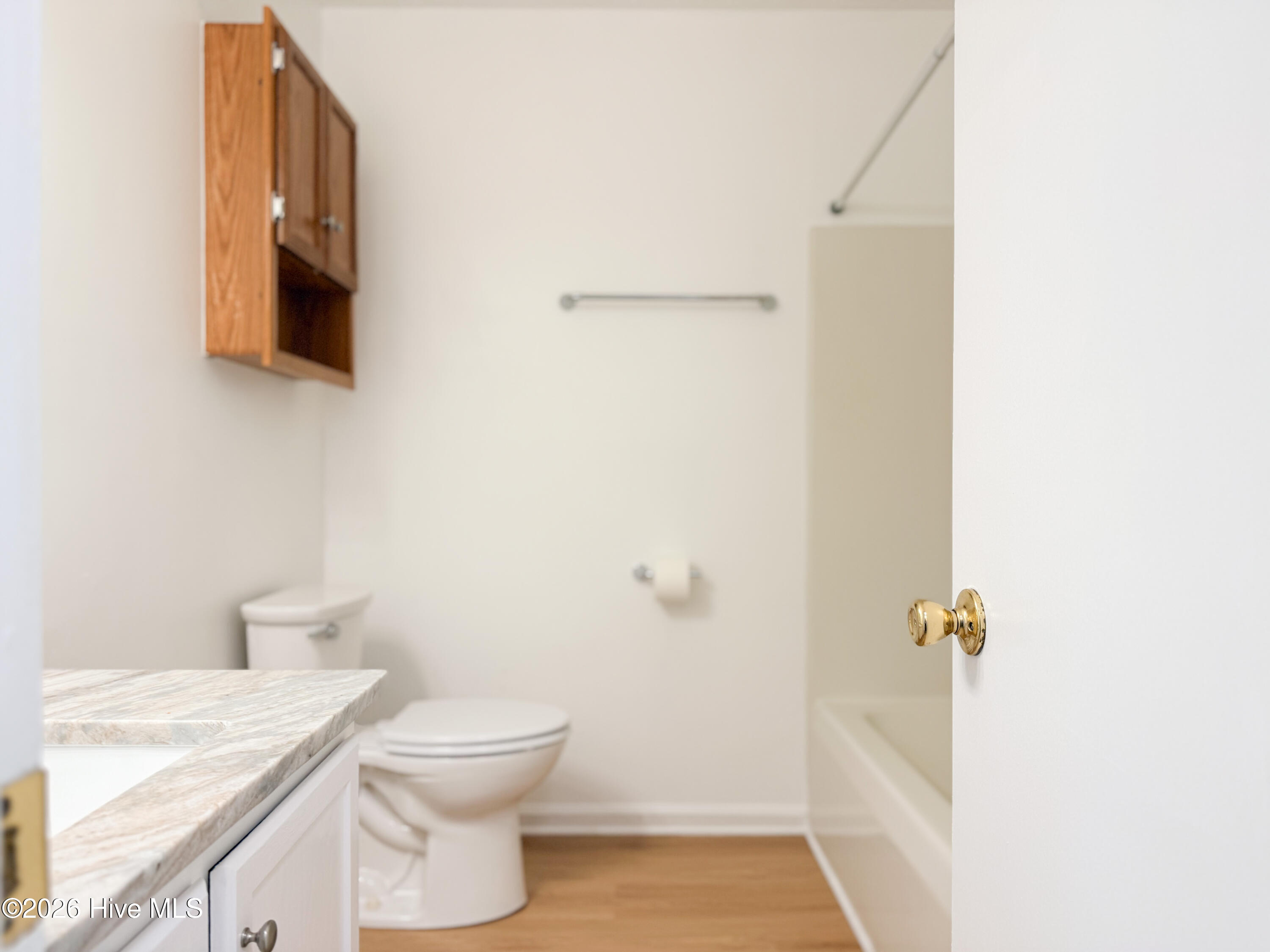 100568255 | Photo 43