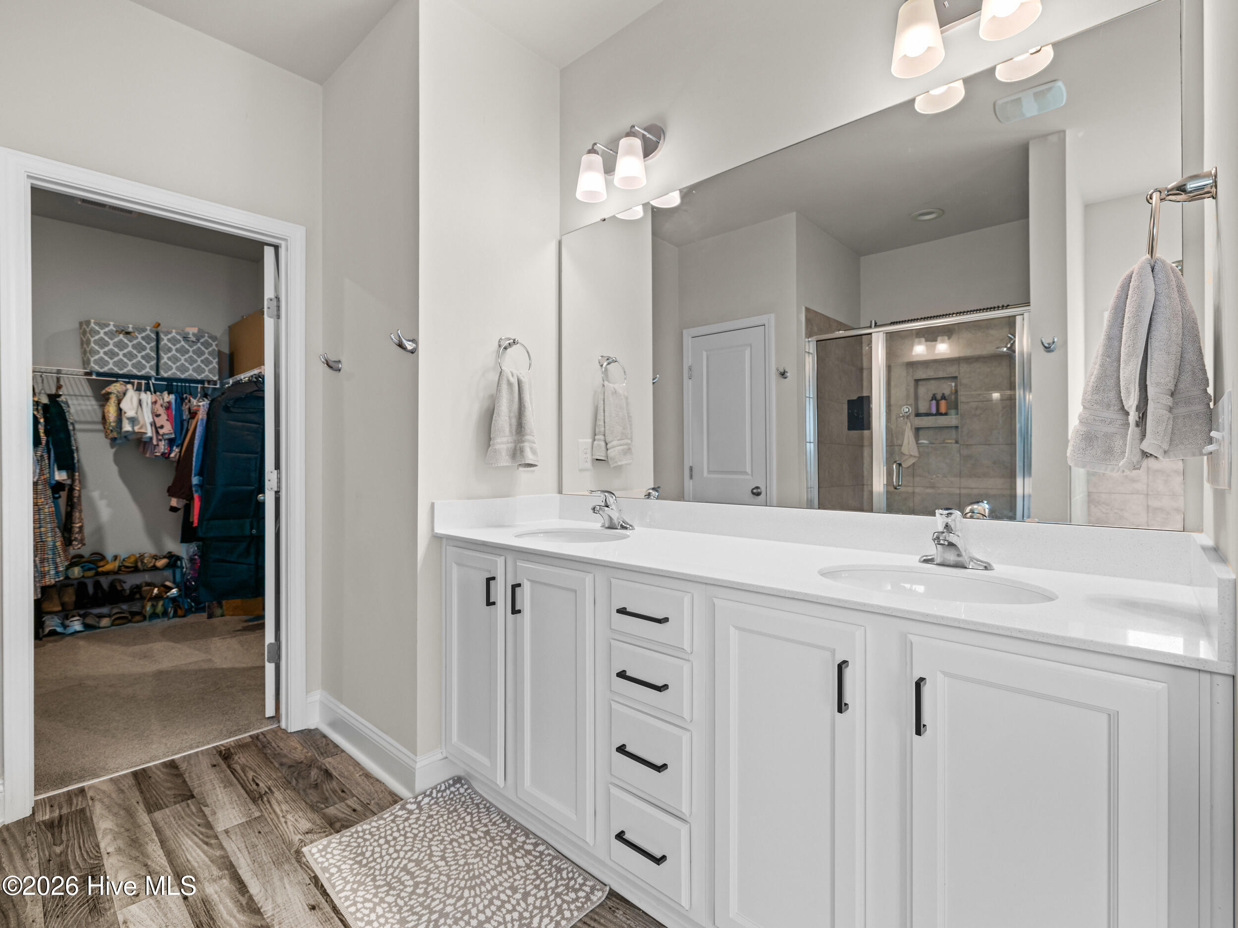 100565919 | Photo 38