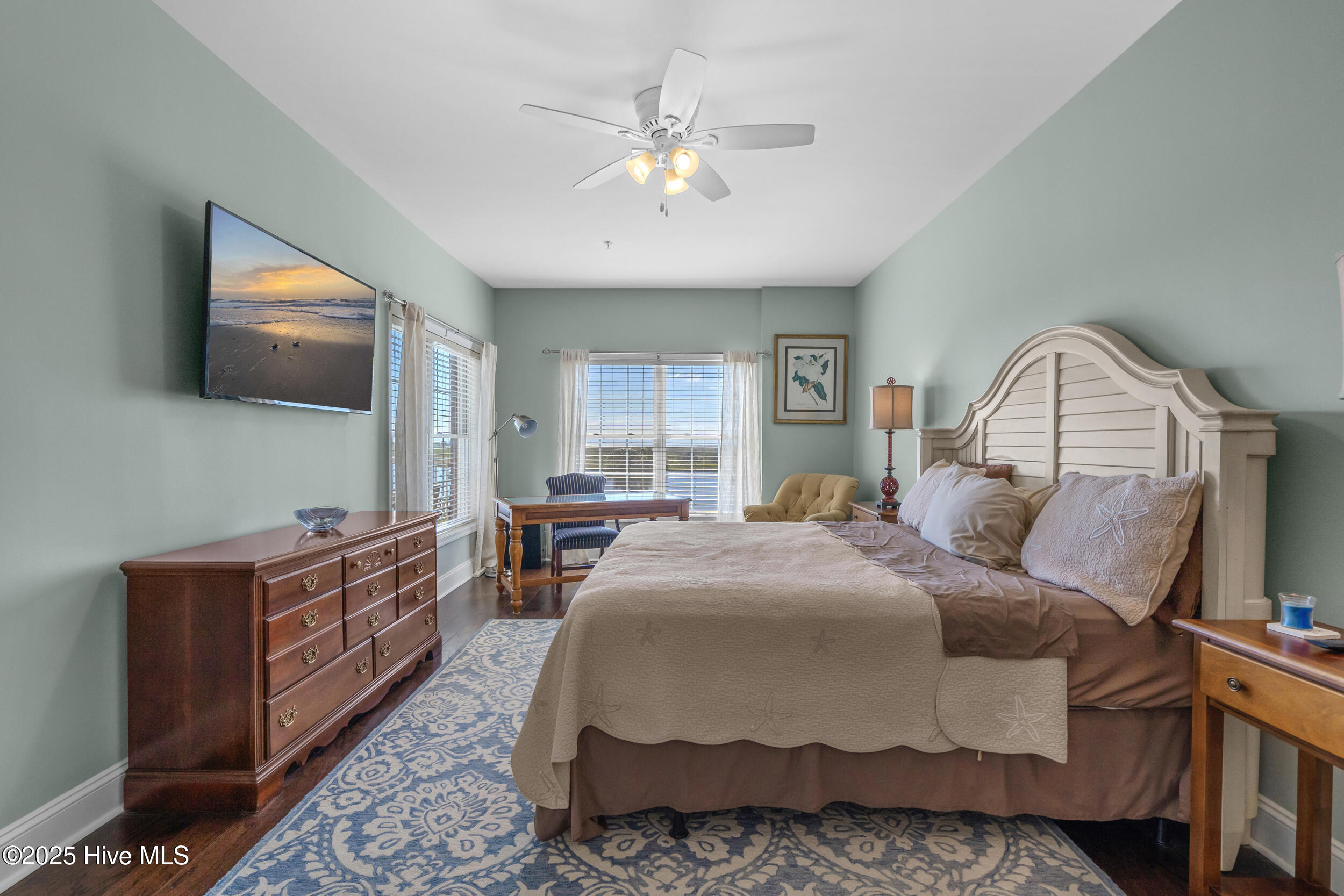 100537007 | Photo 20