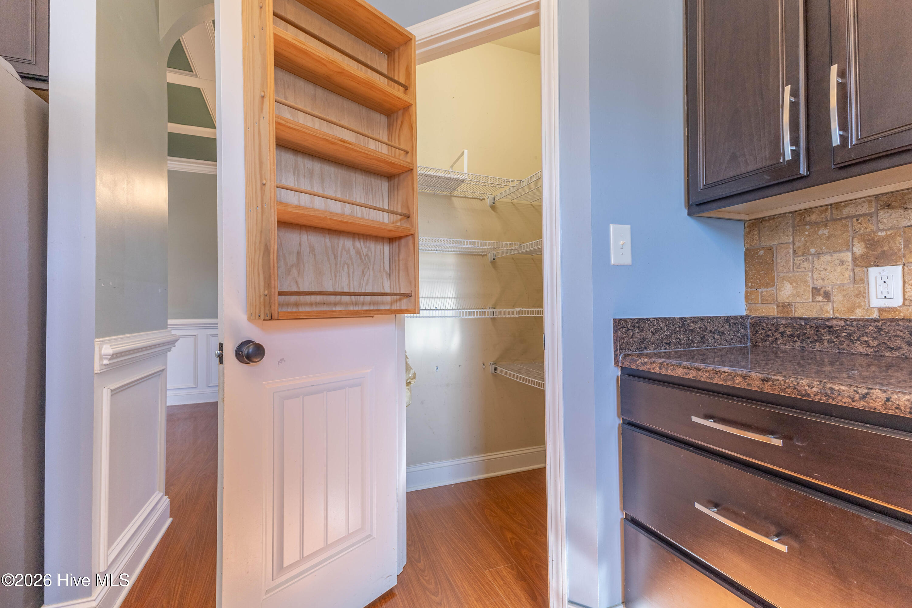 100542008 | Photo 12