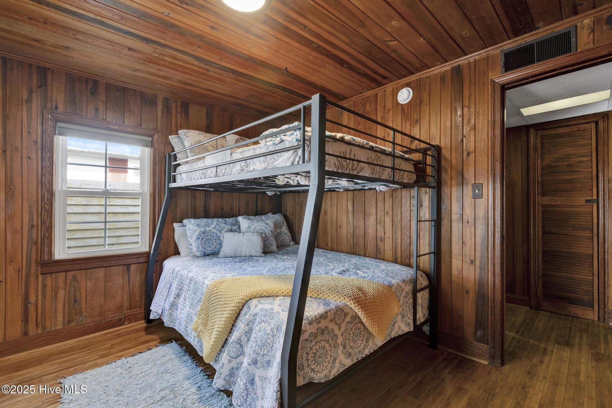 100521951 | Photo 22