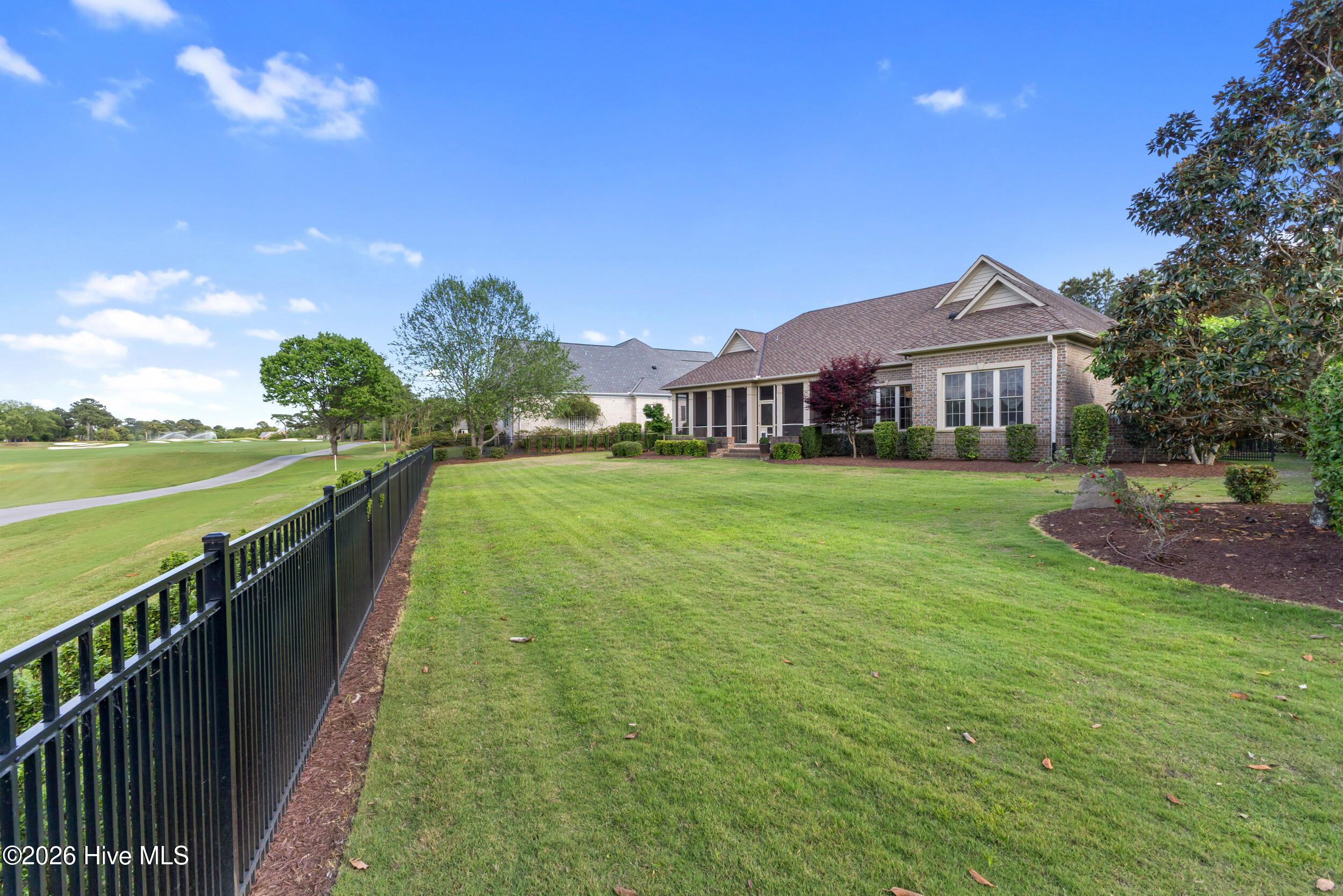 100567857 | Photo 63