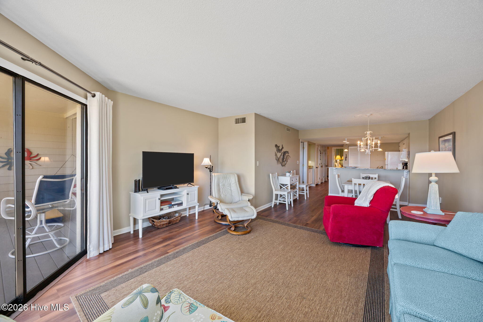 100565506 | Photo 10