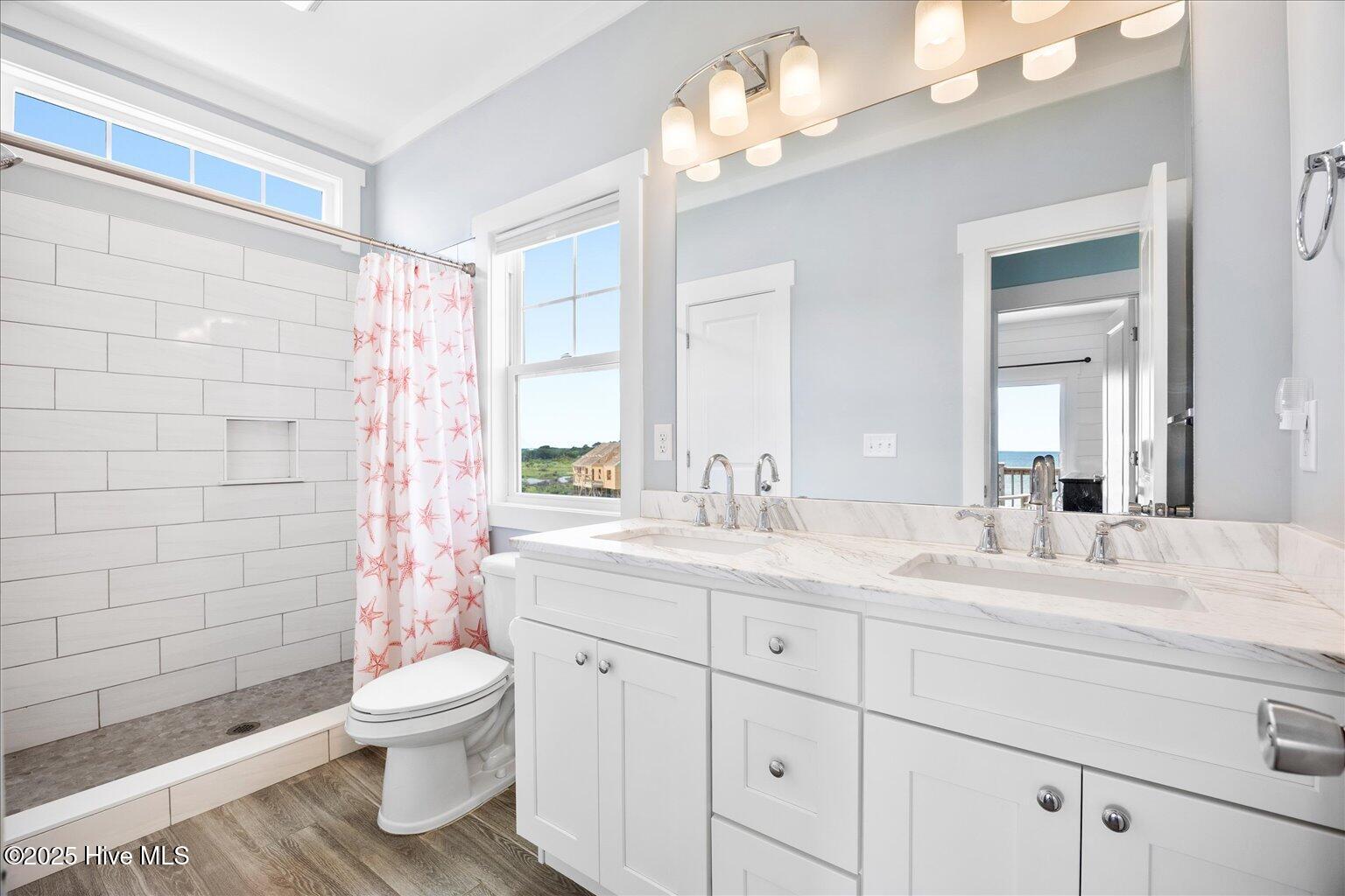 100528040 | Photo 17