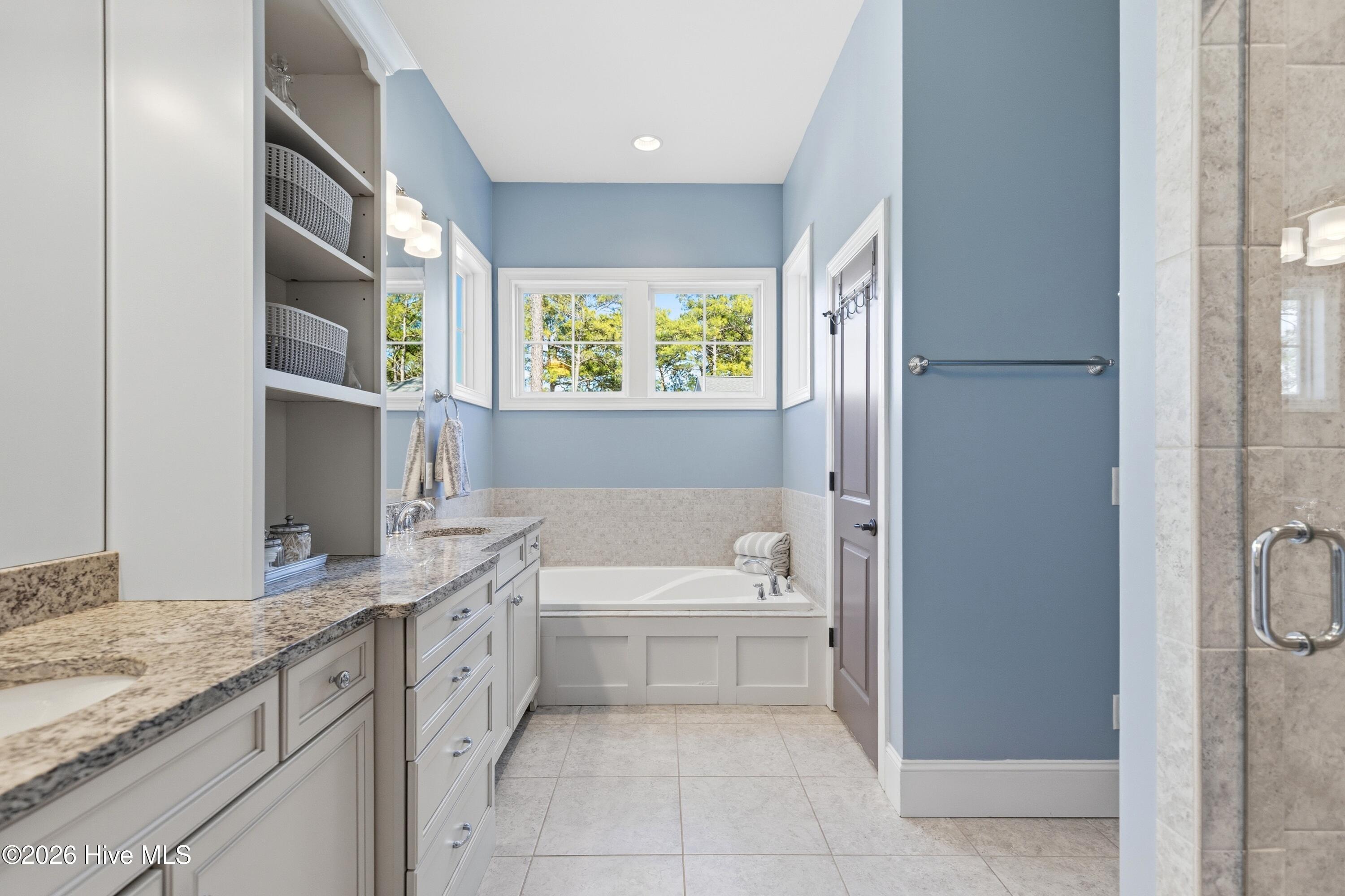 100556078 | Photo 42