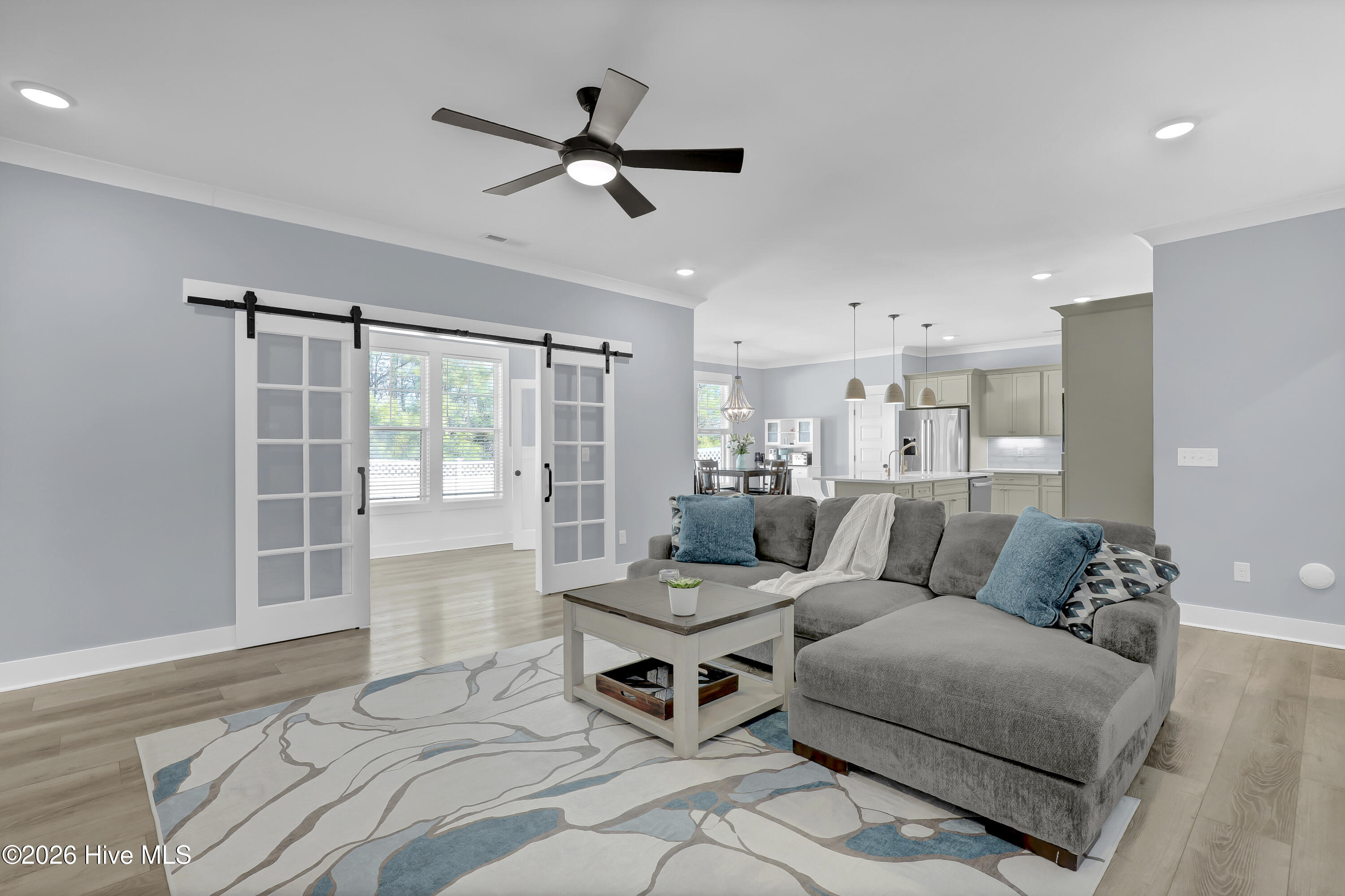 100556741 | Photo 12