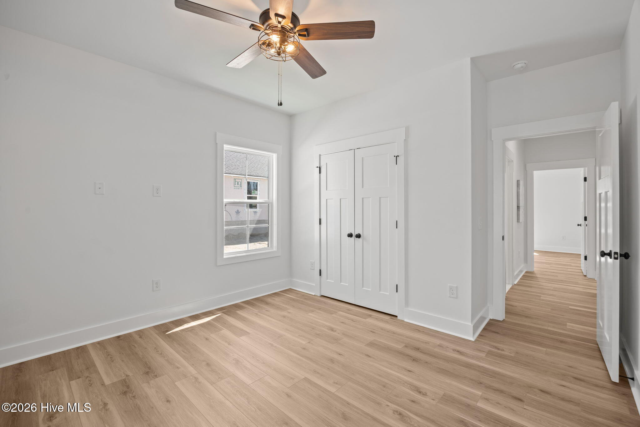 100563337 | Photo 25