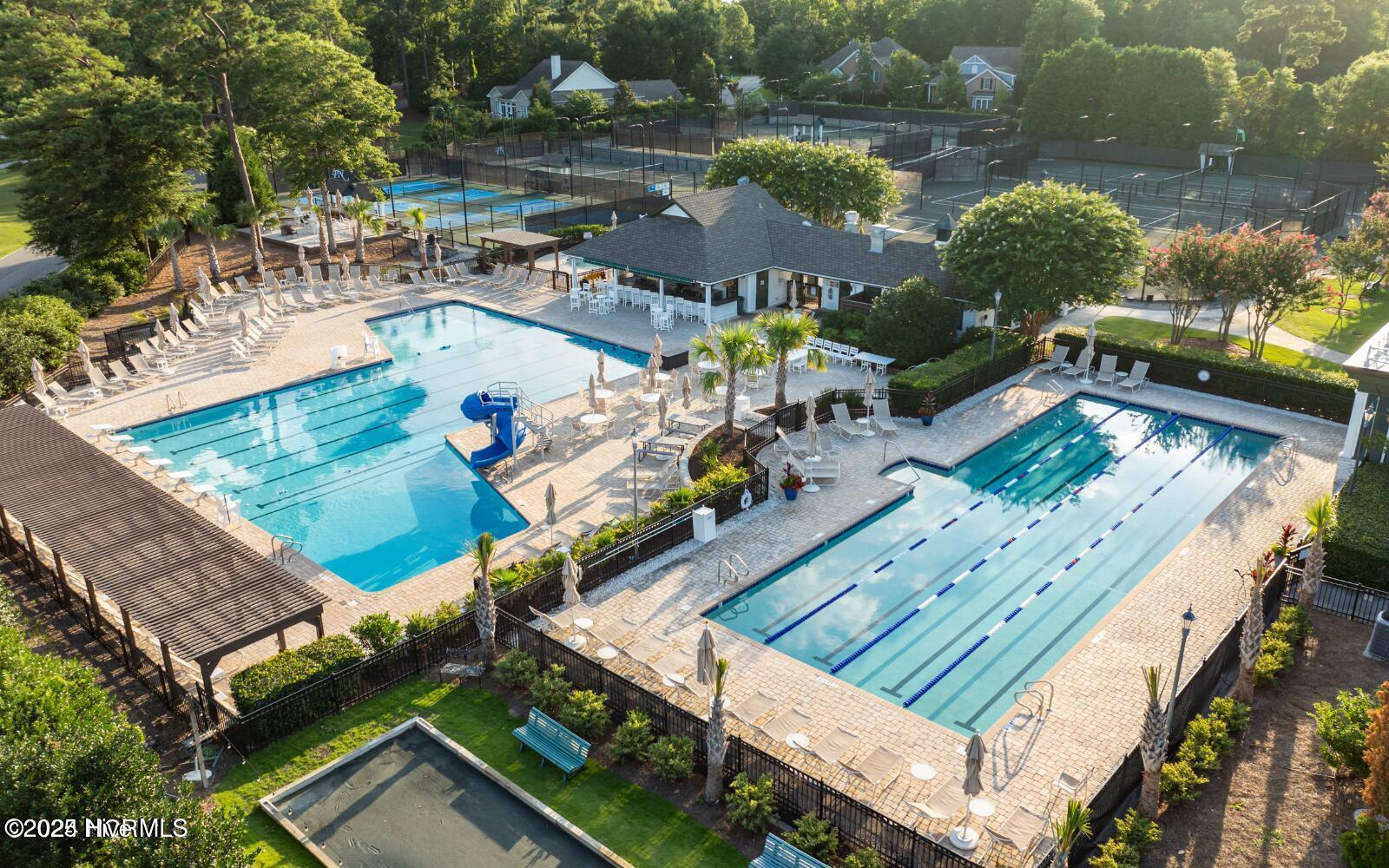 100549058 | Photo 57