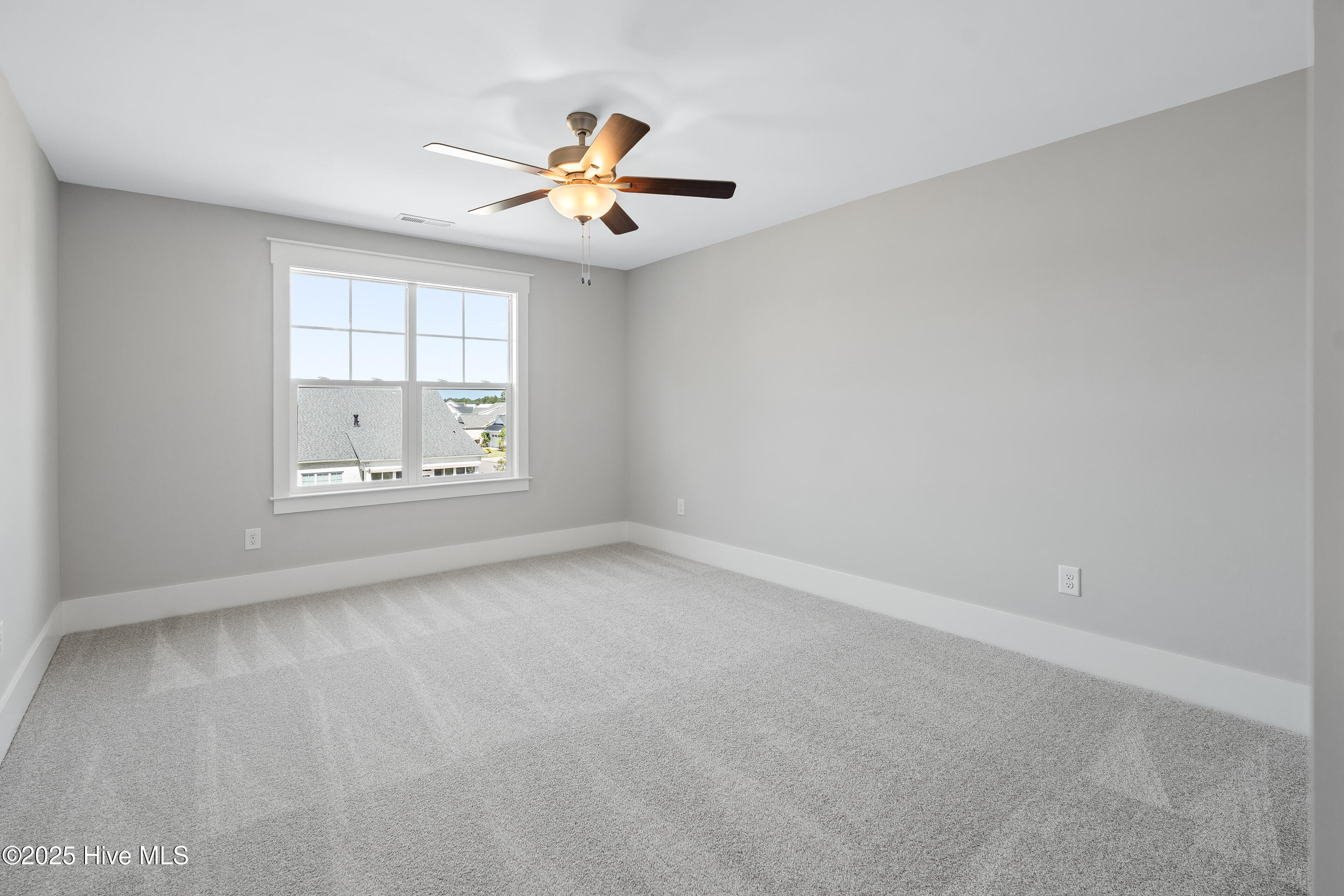 100521793 | Photo 26