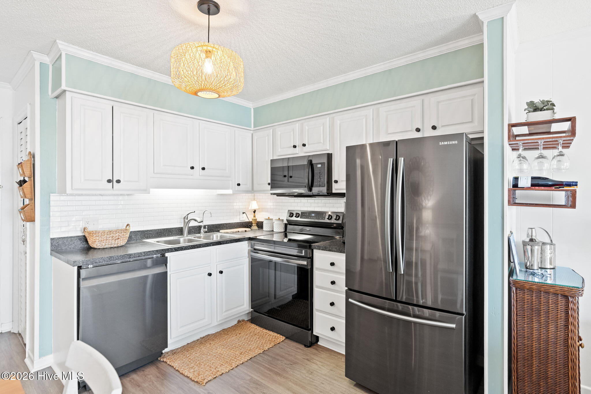 100559317 | Photo 21