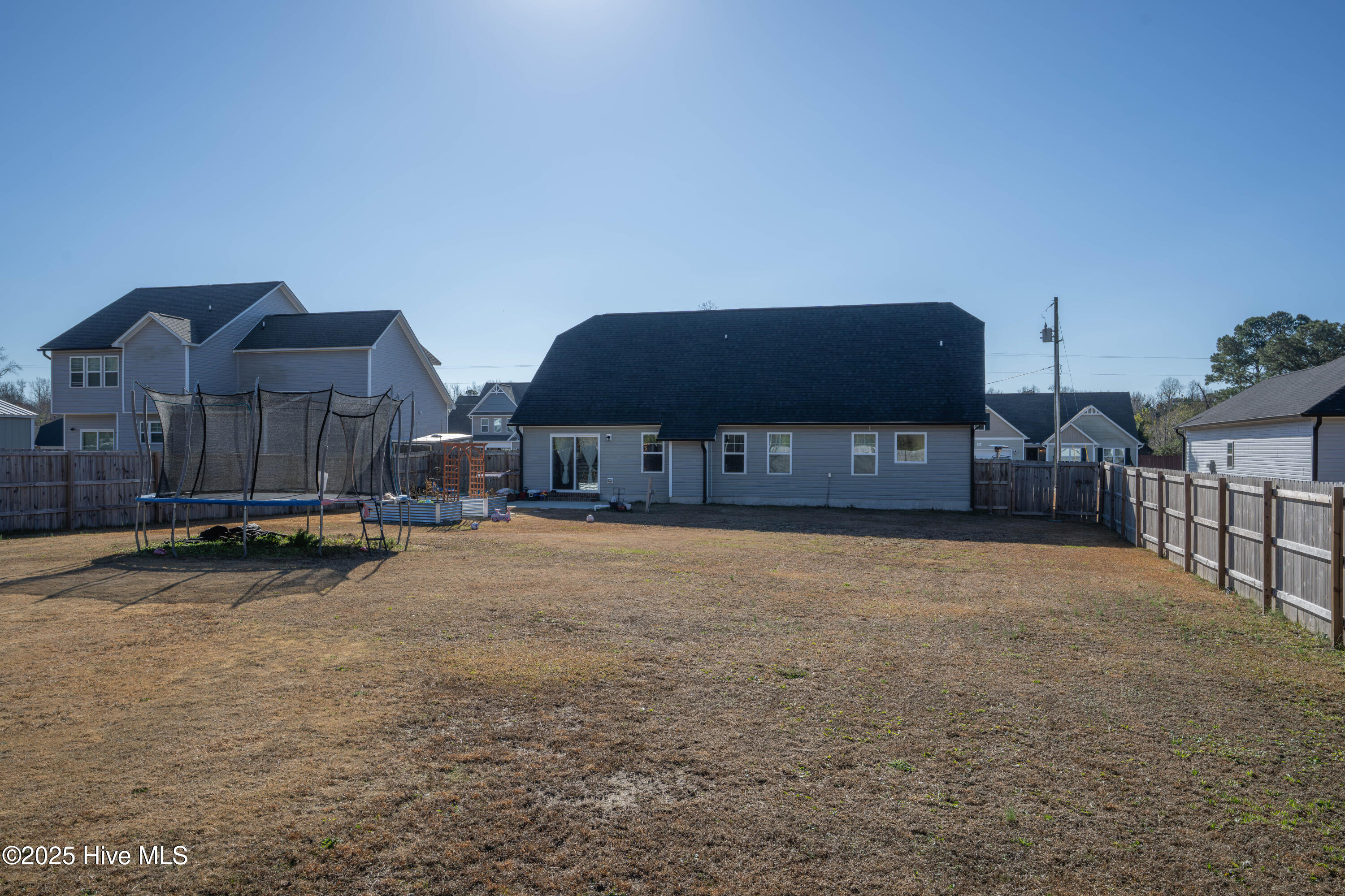 100544768 | Photo 27