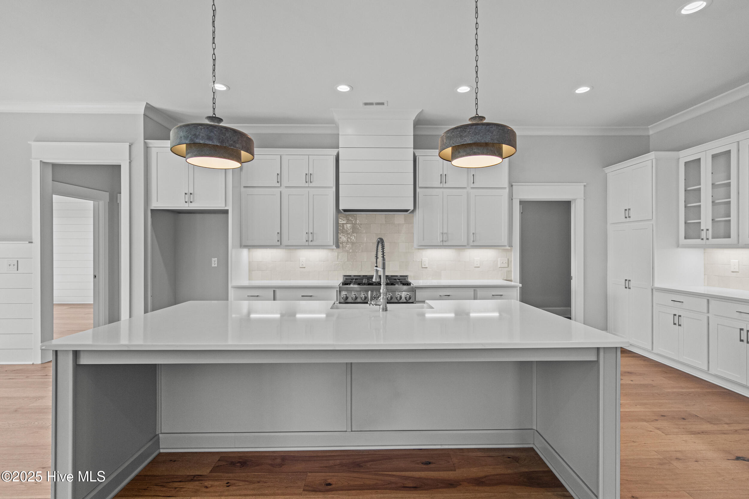 Large island with seating