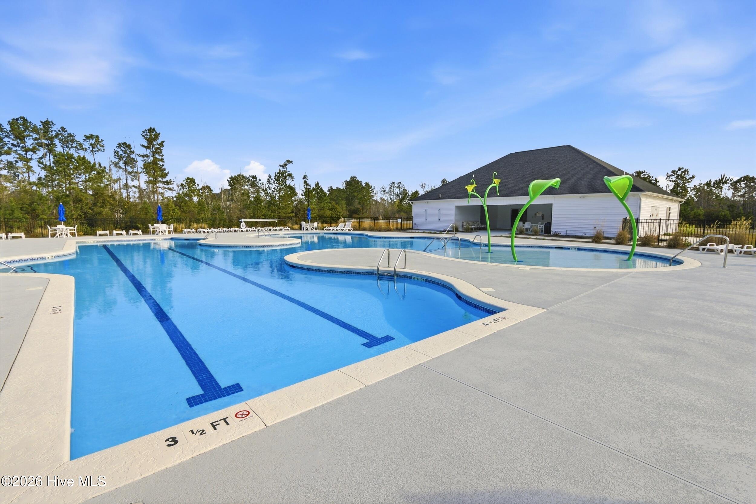 100569035 | Photo 48