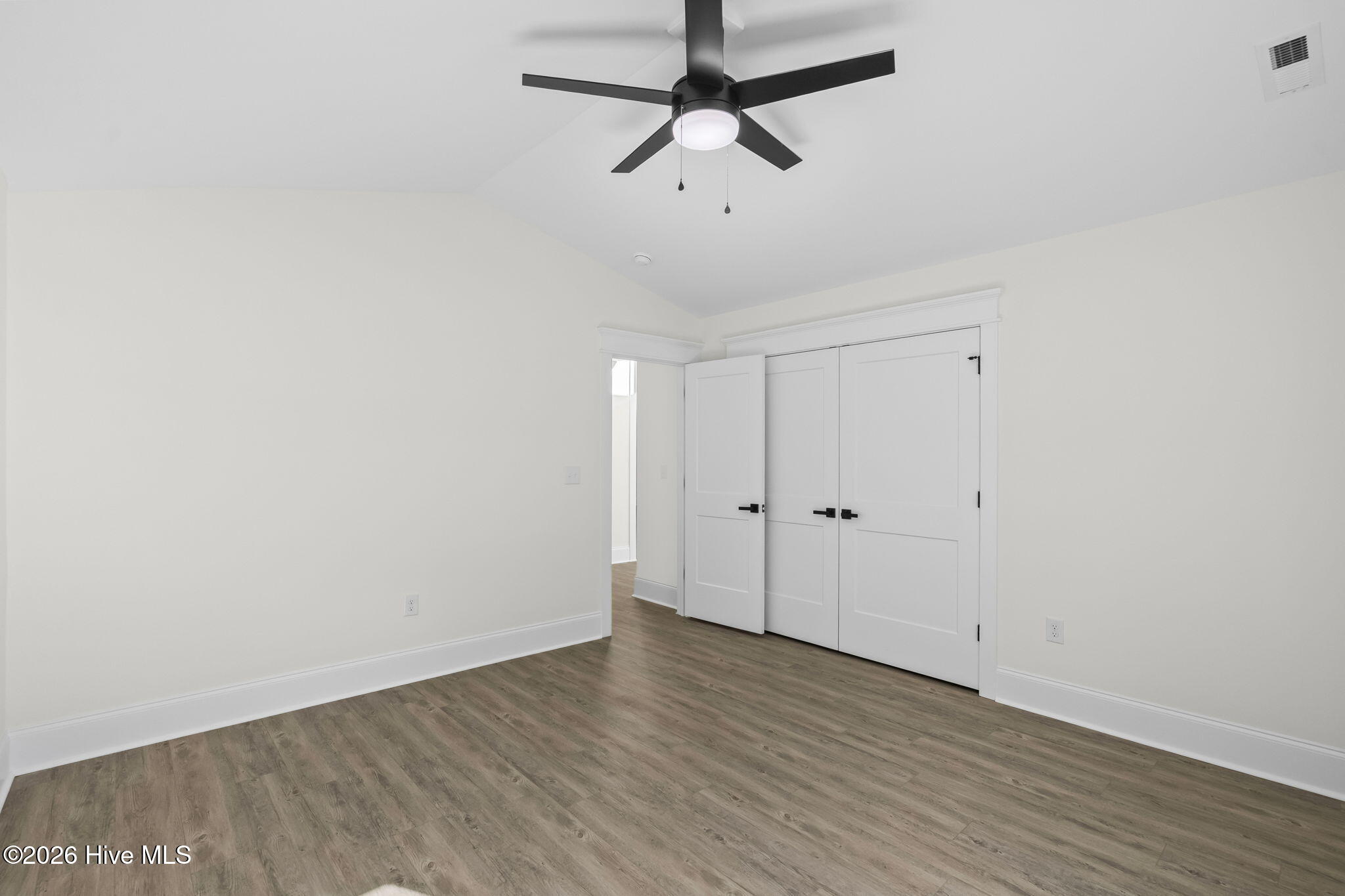 100552175 | Photo 34