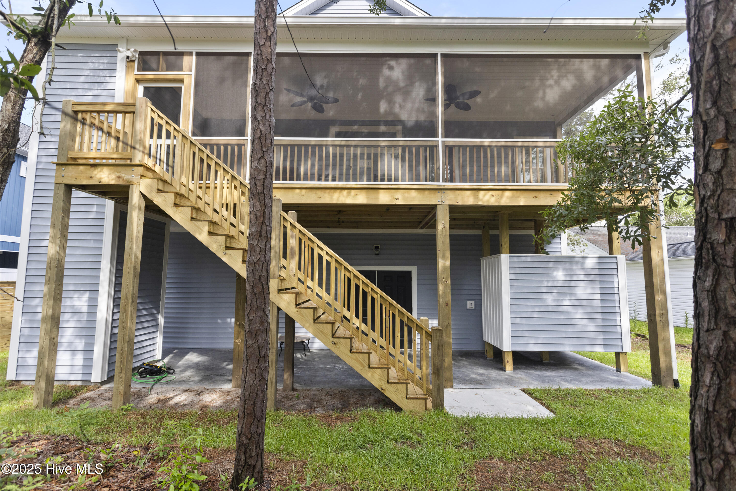 100504918 | Photo 47