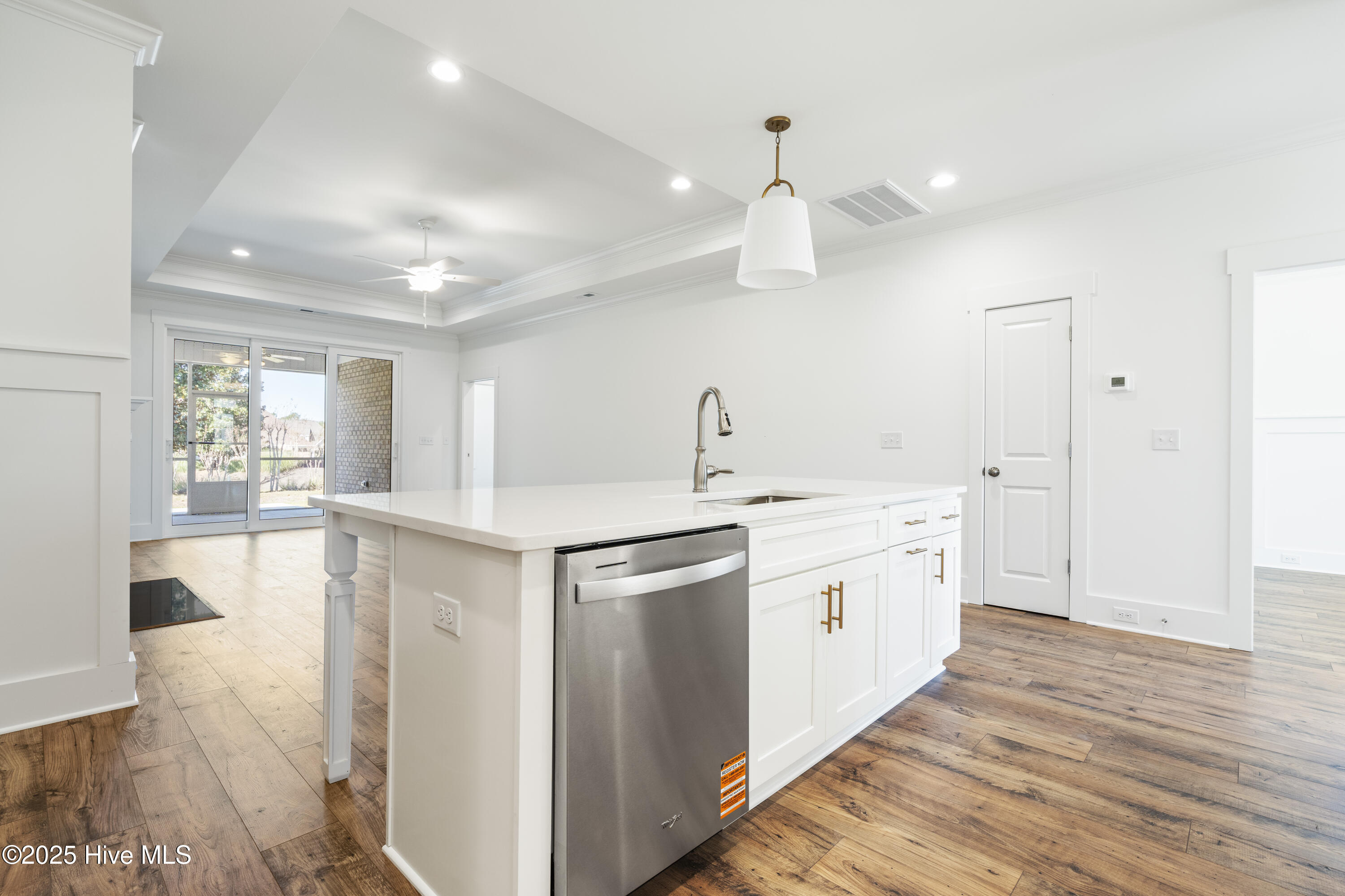 100522152 | Photo 13