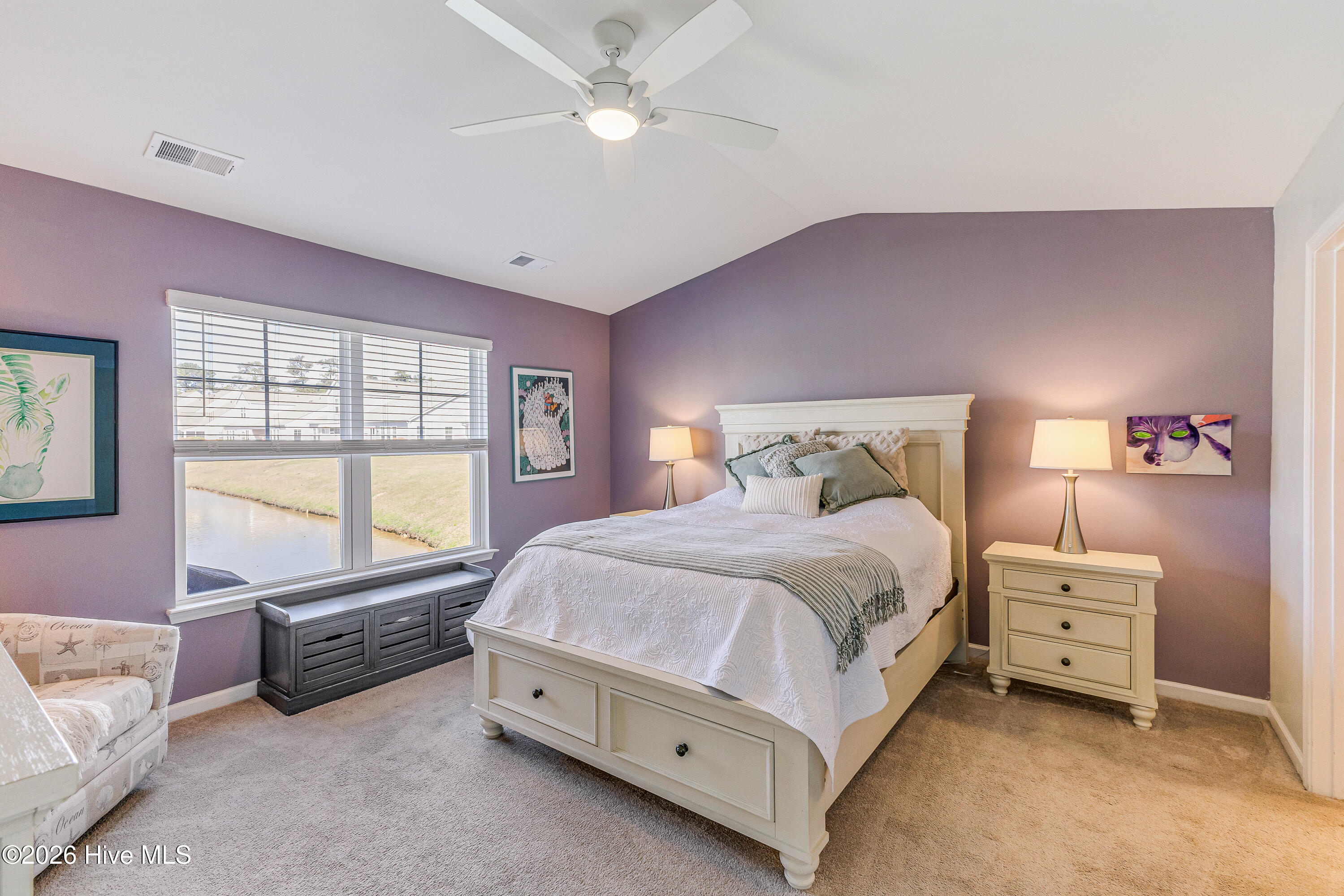 100560714 | Photo 15