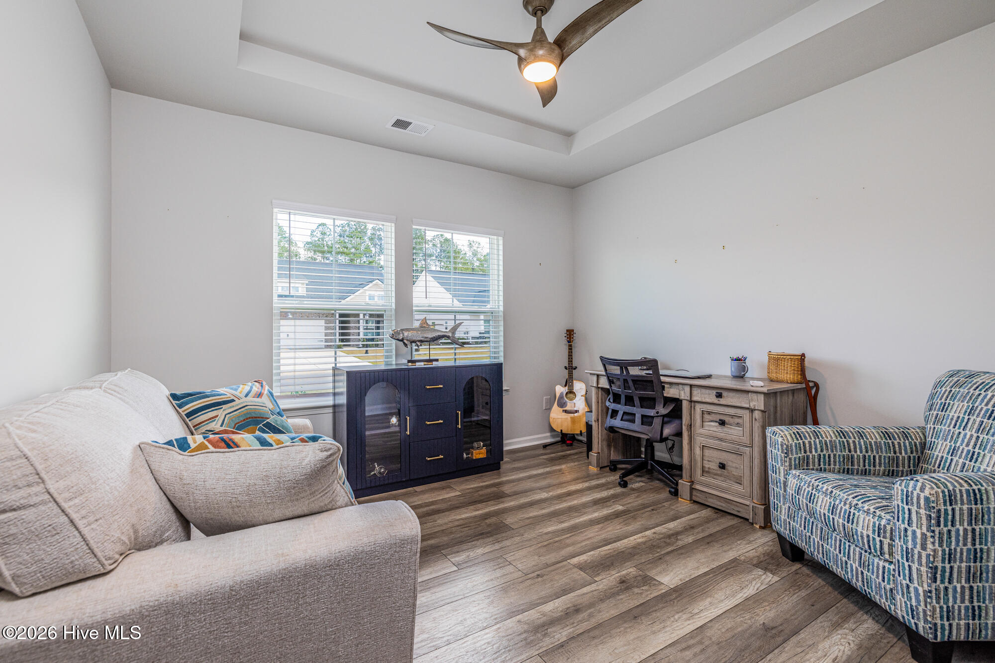 100562008 | Photo 24