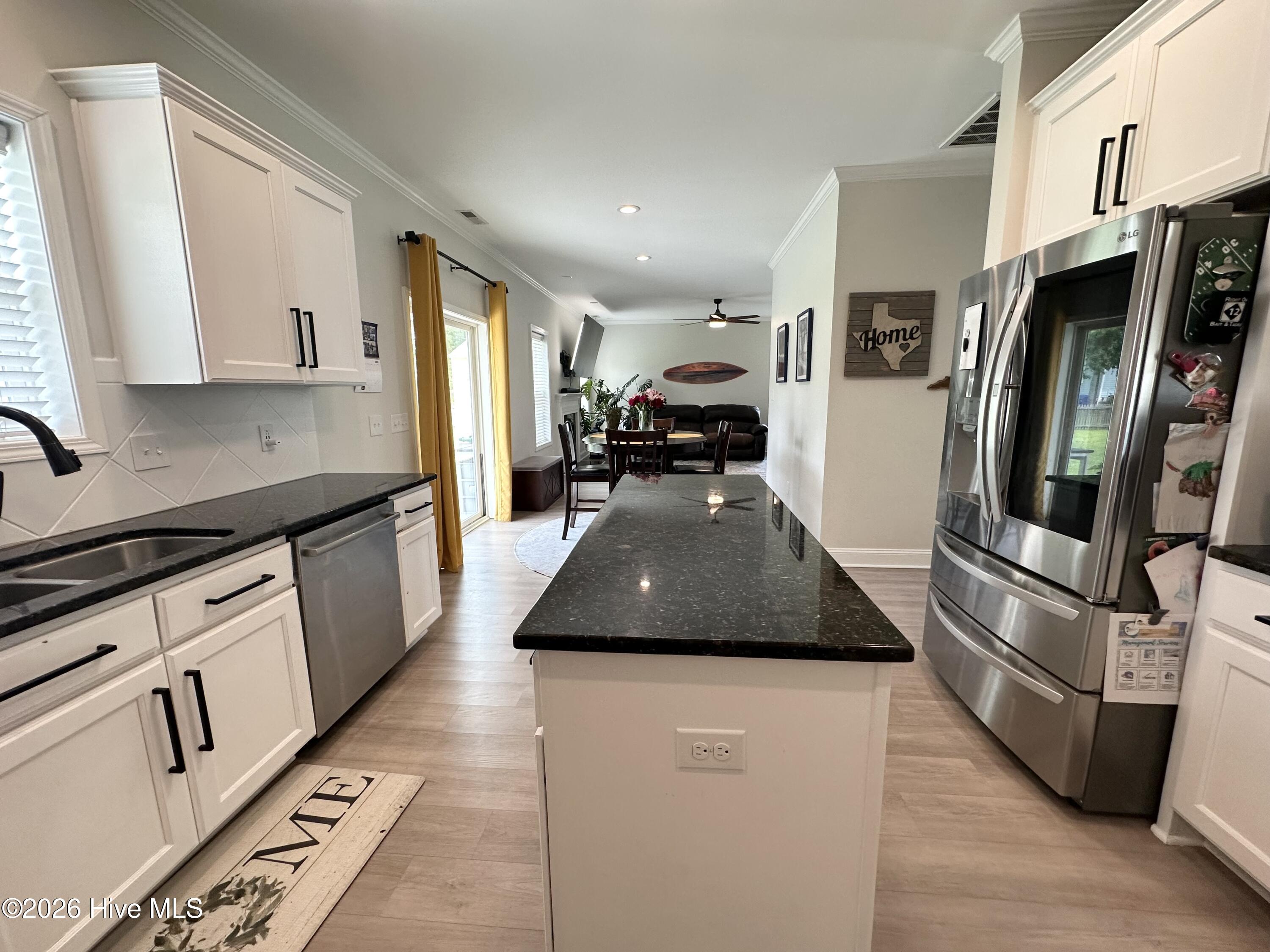 100563138 | Photo 61