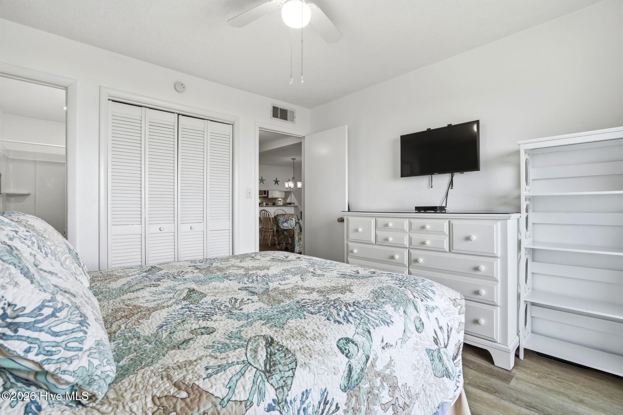 100557699 | Photo 19