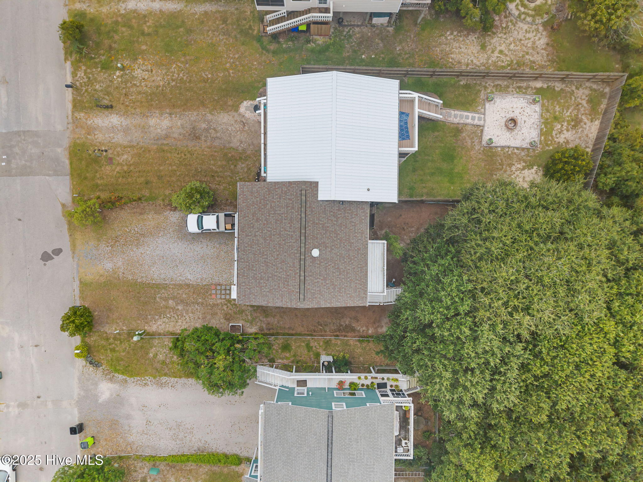 100530225 | Photo 52